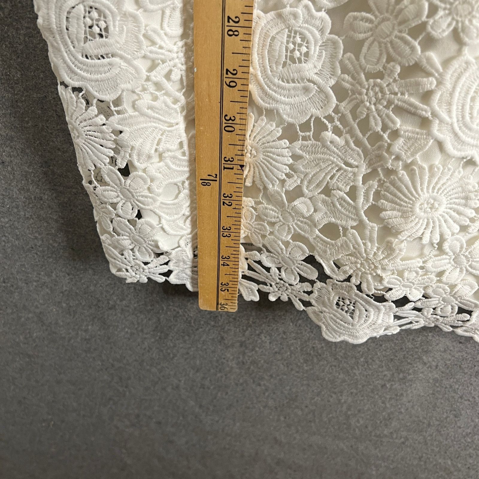 Other Lulus White Lace Dress Women Size Small Mini Dress Size S / US 4 / IT 40 - 5 Thumbnail