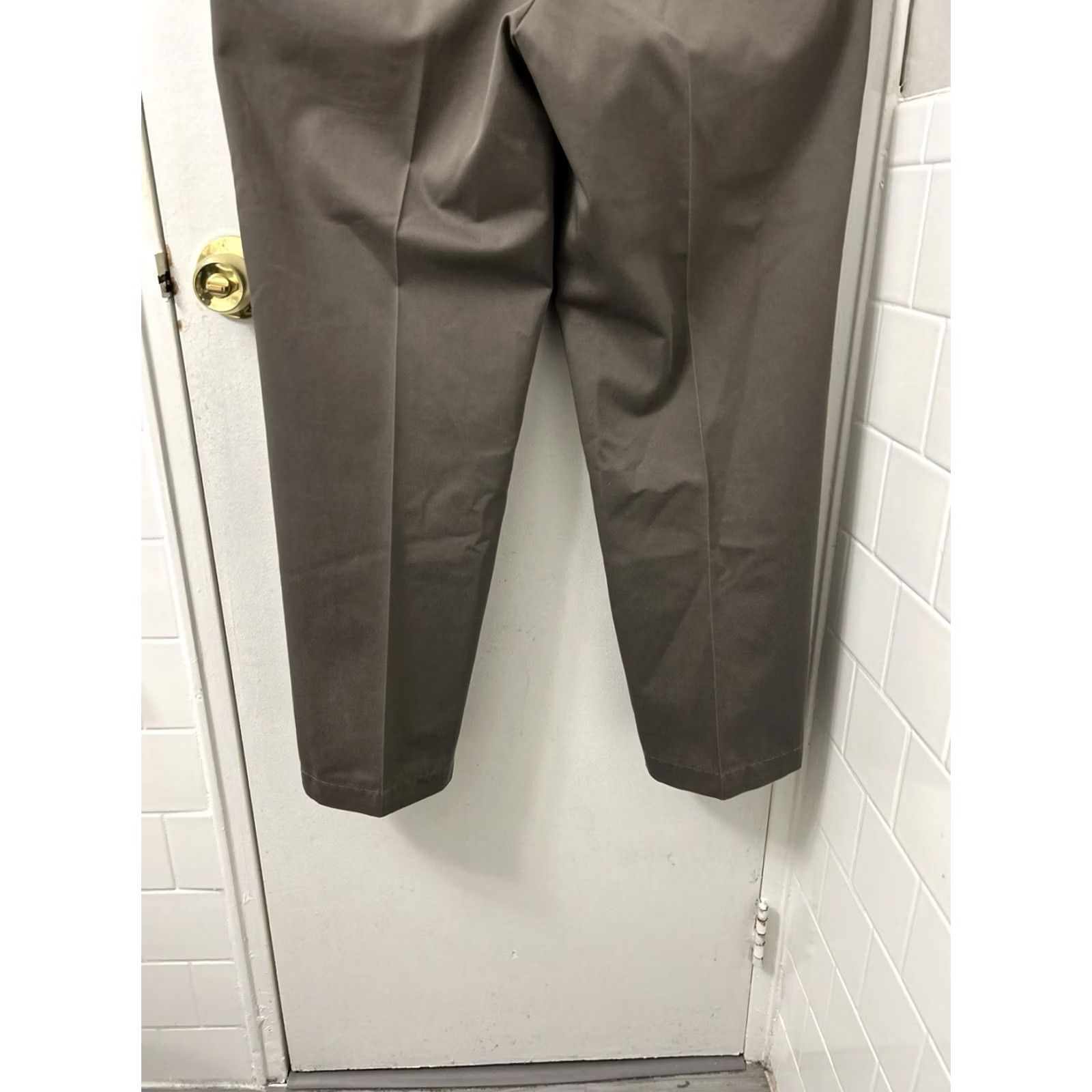 Brooks Brothers Brooks Brothers Clark Fit Advantage Chino Pants Mens 35x29 Taupe Brown Cotton Flat Front Straight Leg Size US 35 - 7 Thumbnail
