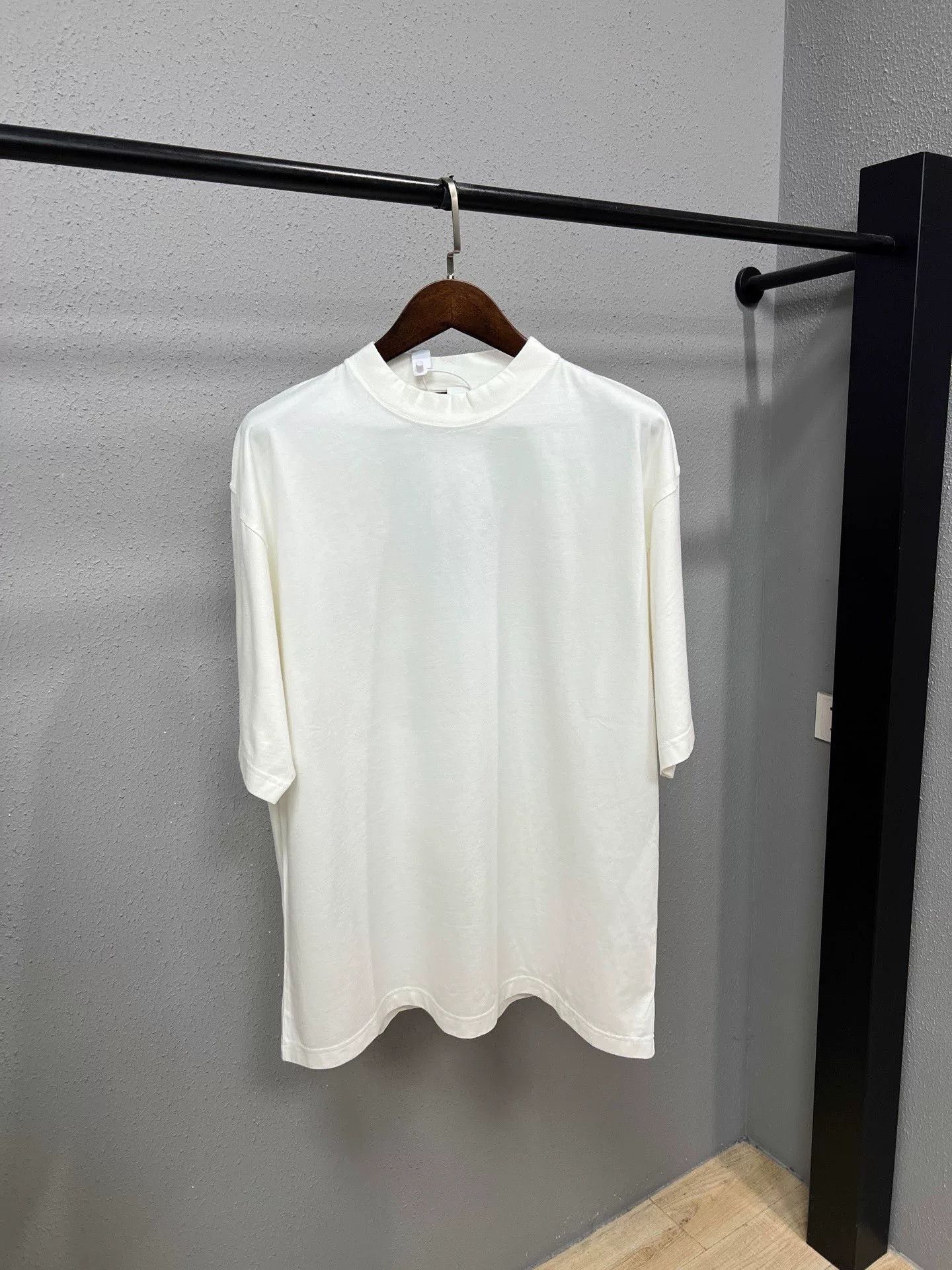 Balenciaga Balenciaga White Pink Gradient Letter Tee Size US S / EU 44-46 / 1 - 2 Thumbnail