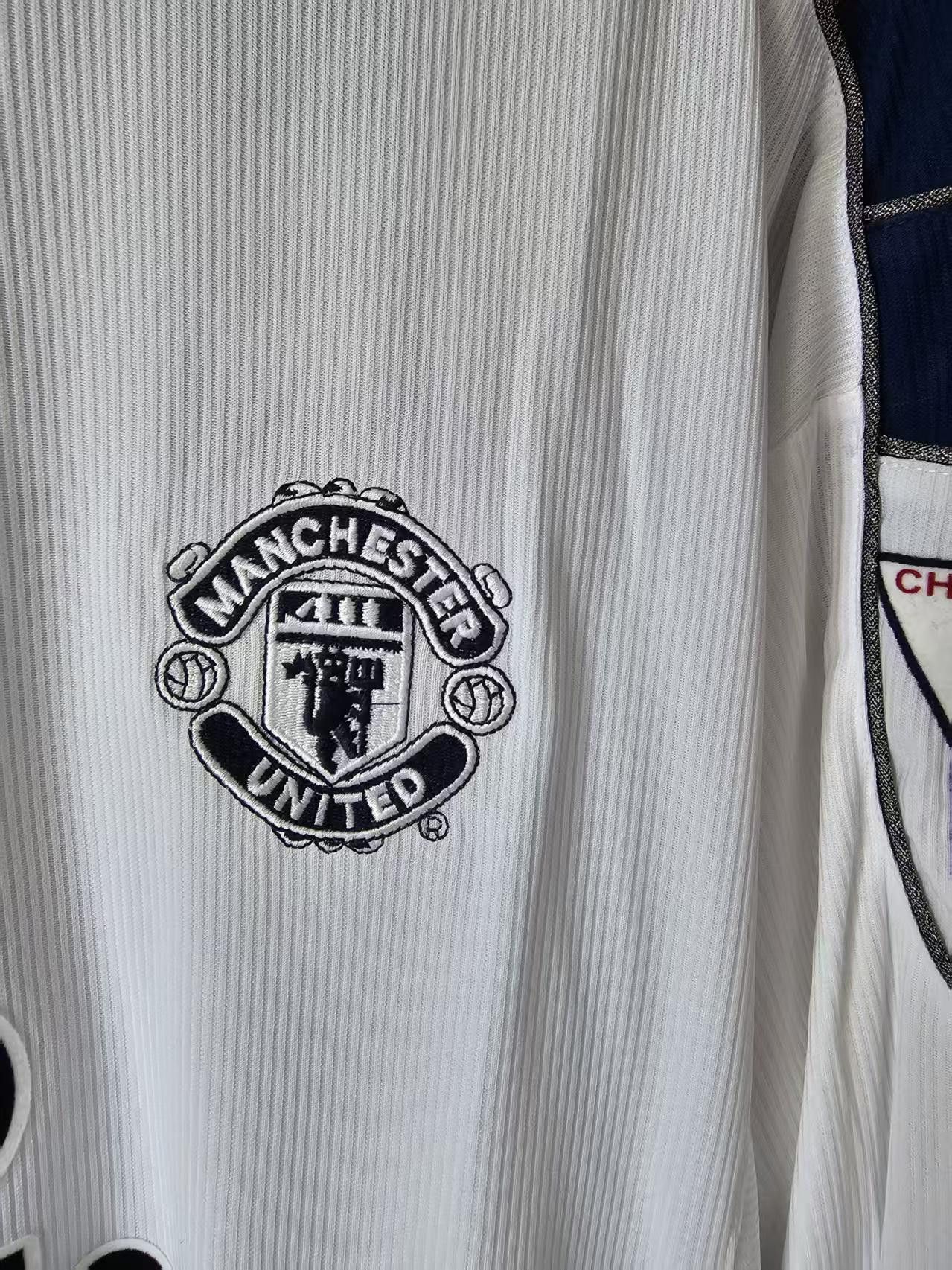Other 1998 2000 MUFC #7 David Beckham Jersey Away Size US XL / EU 56 / 4 - 6 Thumbnail