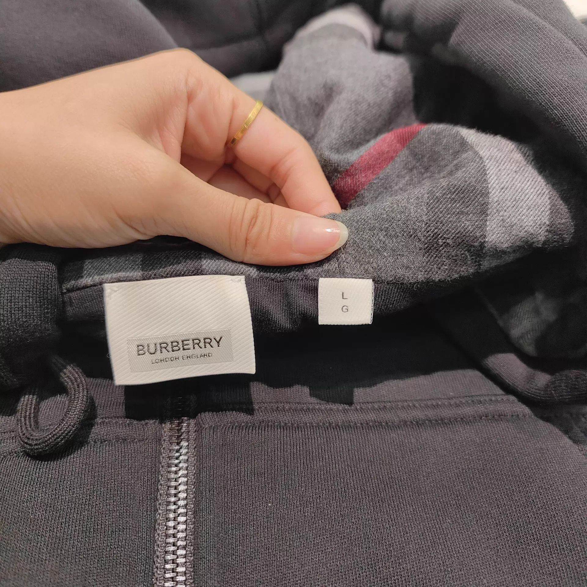 Burberry Burberry Black Hooded Zip-Up Jacket Check Lining Size US L / EU 52-54 / 3 - 4 Thumbnail