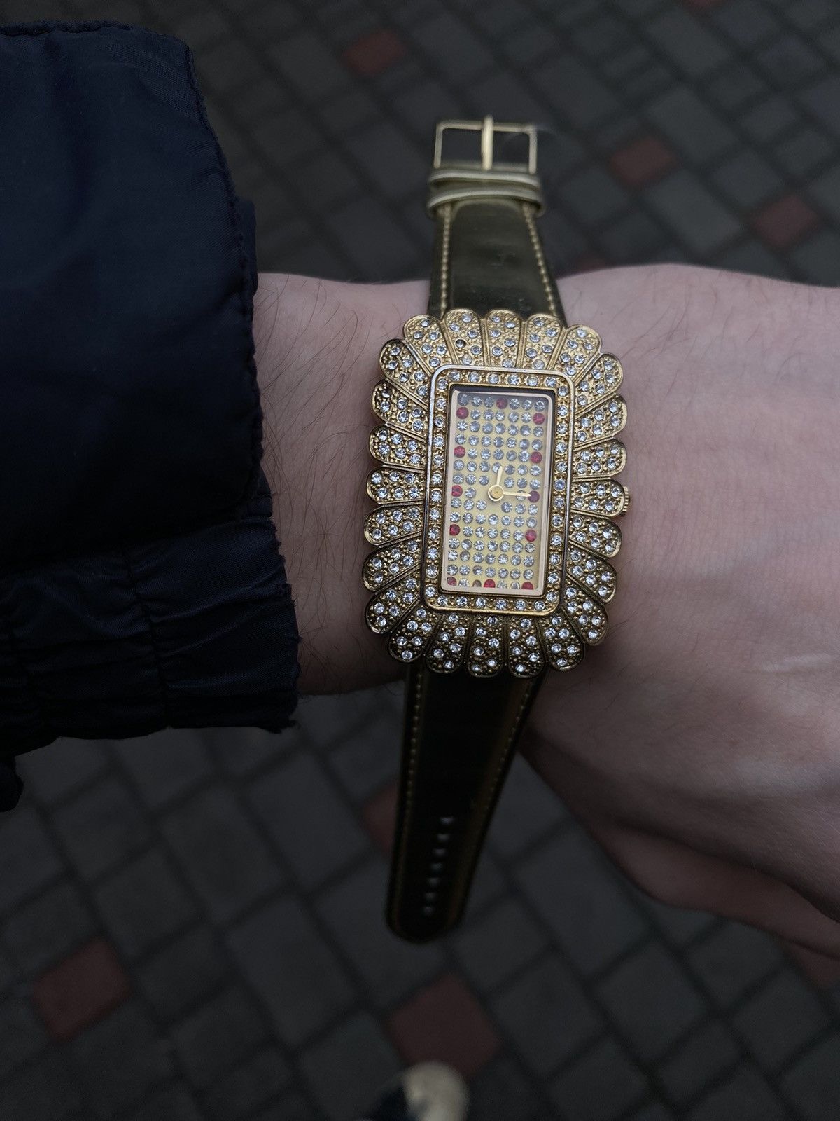 Vintage Luxury Rhinestone Gold Watch – Statement Piece Size ONE SIZE - 11 Thumbnail