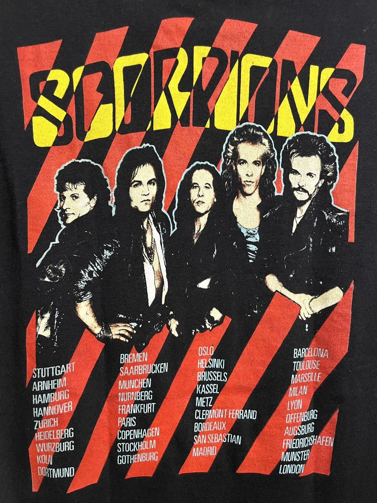 Band Tees Vintage 1988 Scorpions Tour Concert Rock Metal Band T-Shirt Size US M / EU 48-50 / 2 - 16 Thumbnail