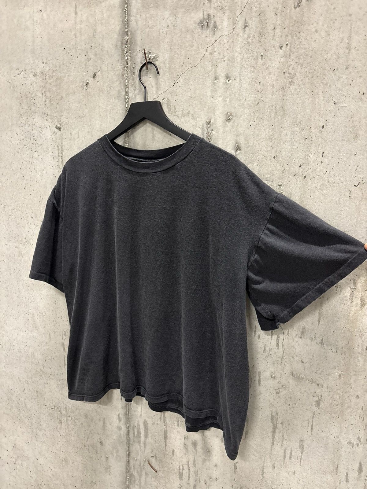 Vintage Vintage Blank Shirt Faded Tee Boxy Distressed Grunge Band Size US XL / EU 56 / 4 - 2 Thumbnail