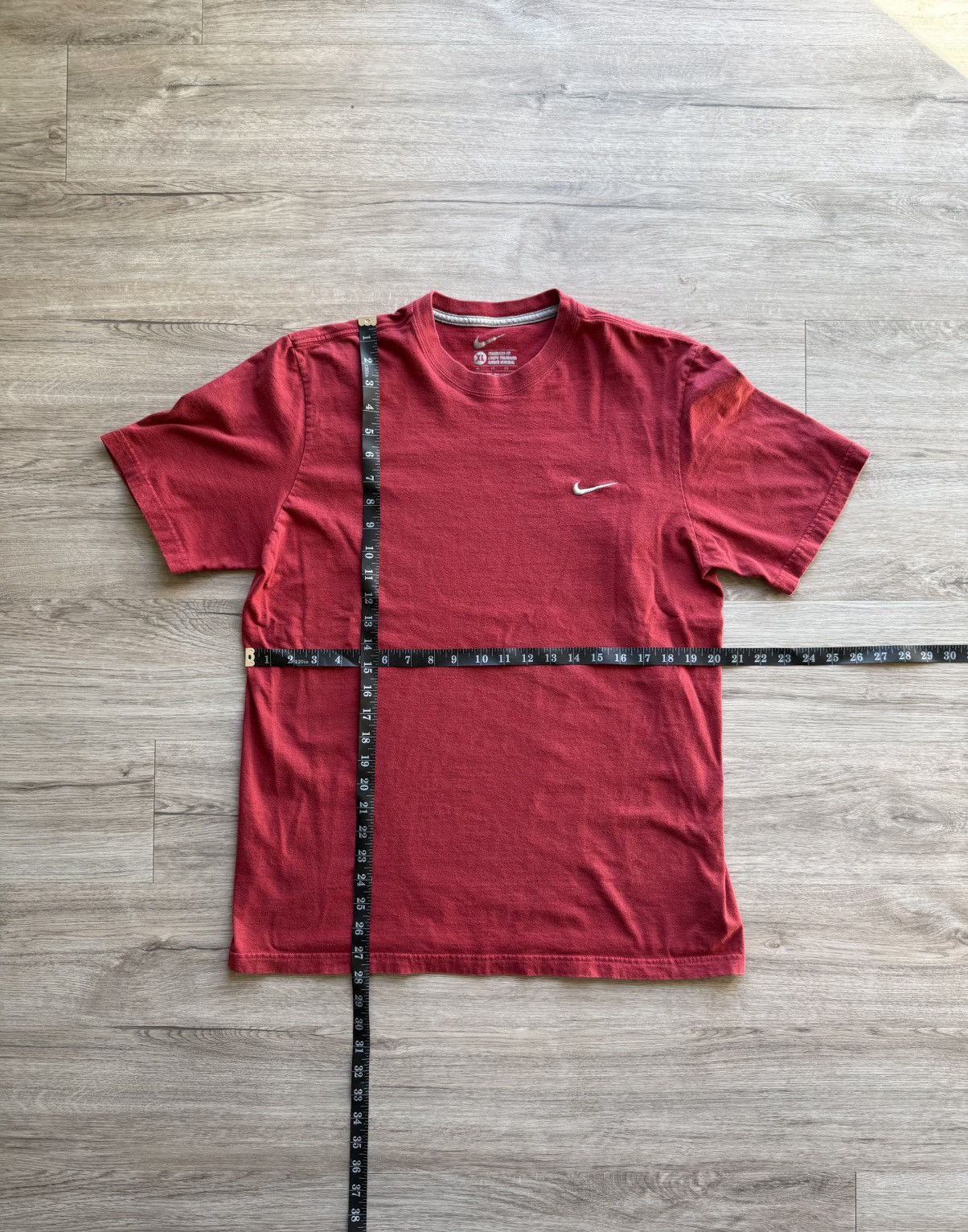 Nike Vintage Nike Swoosh T Shirt Size US XL / EU 56 / 4 - 4 Thumbnail