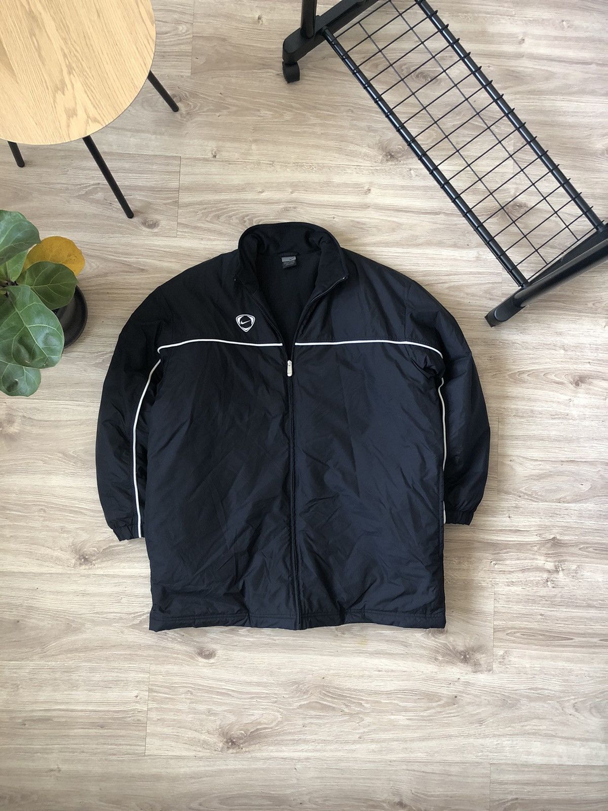 Vintage Vintage Nike Y2K Soccer Puffer Coach Jacket Size US L / EU 52-54 / 3 - 1 Thumbnail