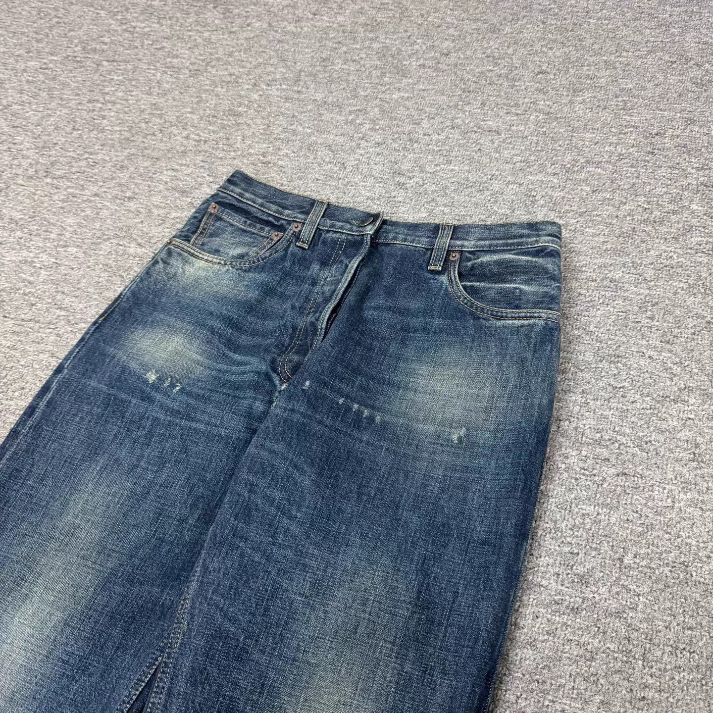 Prada Prada 26 back leather tag distressed jeans 99 new Size 26" / US 2 / IT 38 - 4 Thumbnail
