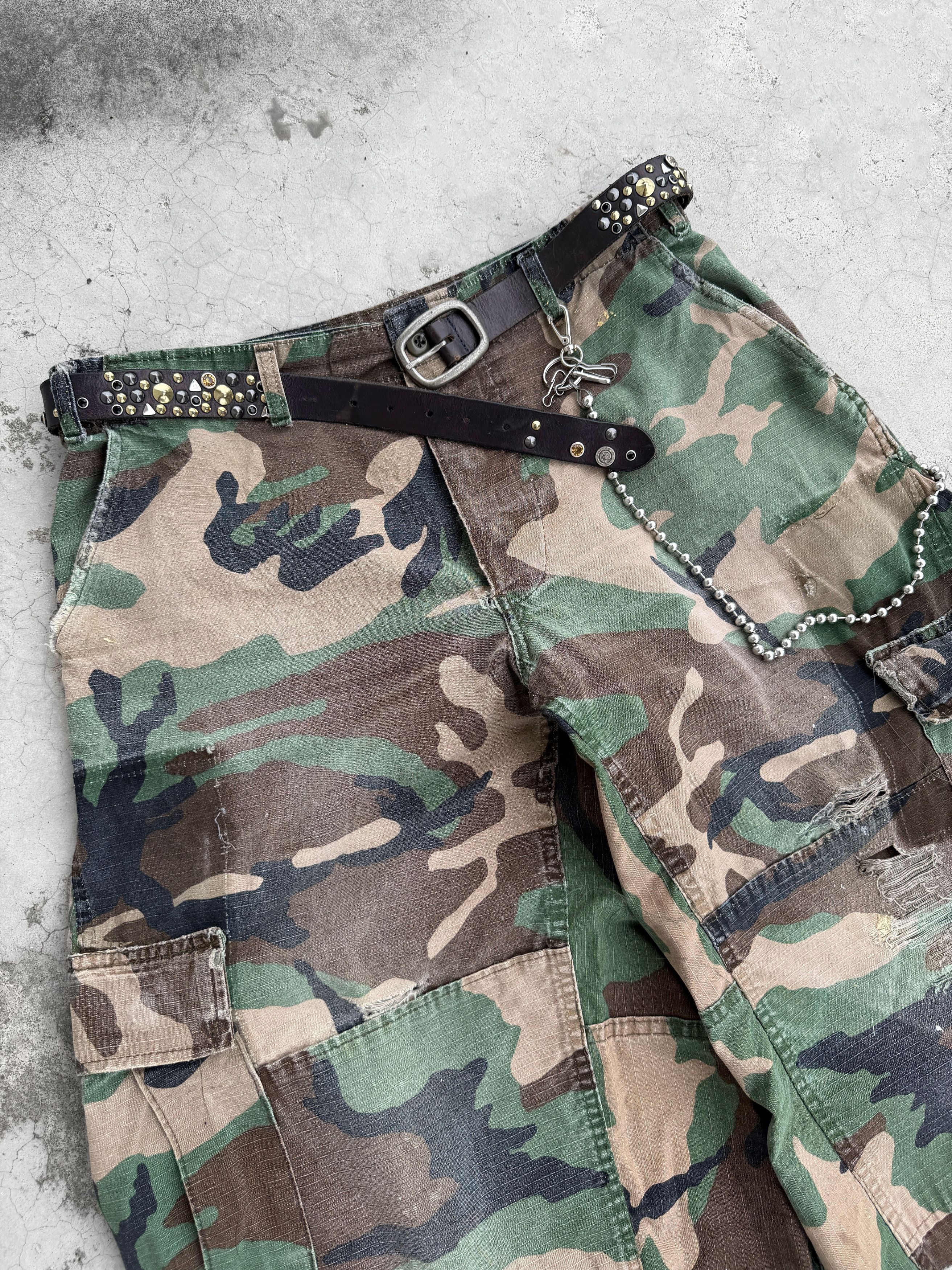 Vintage 1990 FADED VINTAGE CAMO CARGO SHORTS Size US 33 - 12 Thumbnail