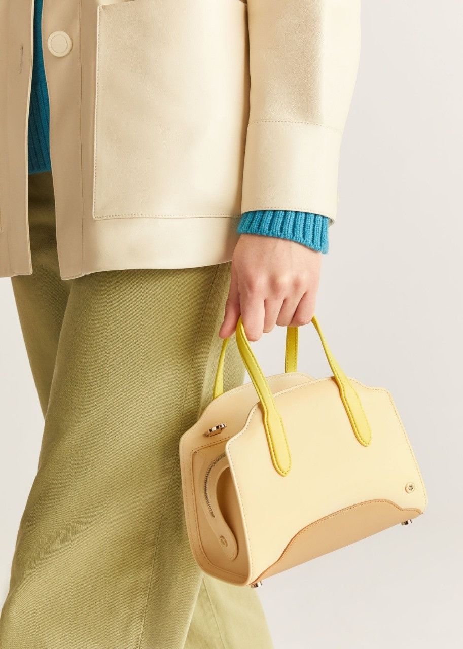 Loro Piana o1srvl11e0624 Size: OS FAM2201 Crossbody Bags in Beige Size ONE SIZE - 4 Thumbnail