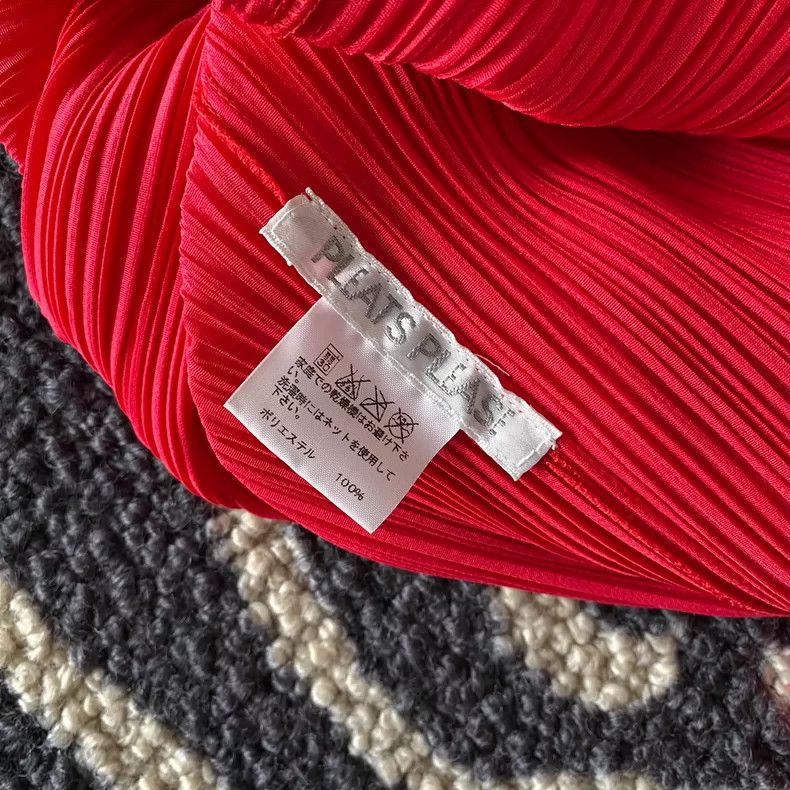 Issey Miyake Issey Miyake A retro red pleated waistcoat Size L / US 10 / IT 46 - 3 Thumbnail