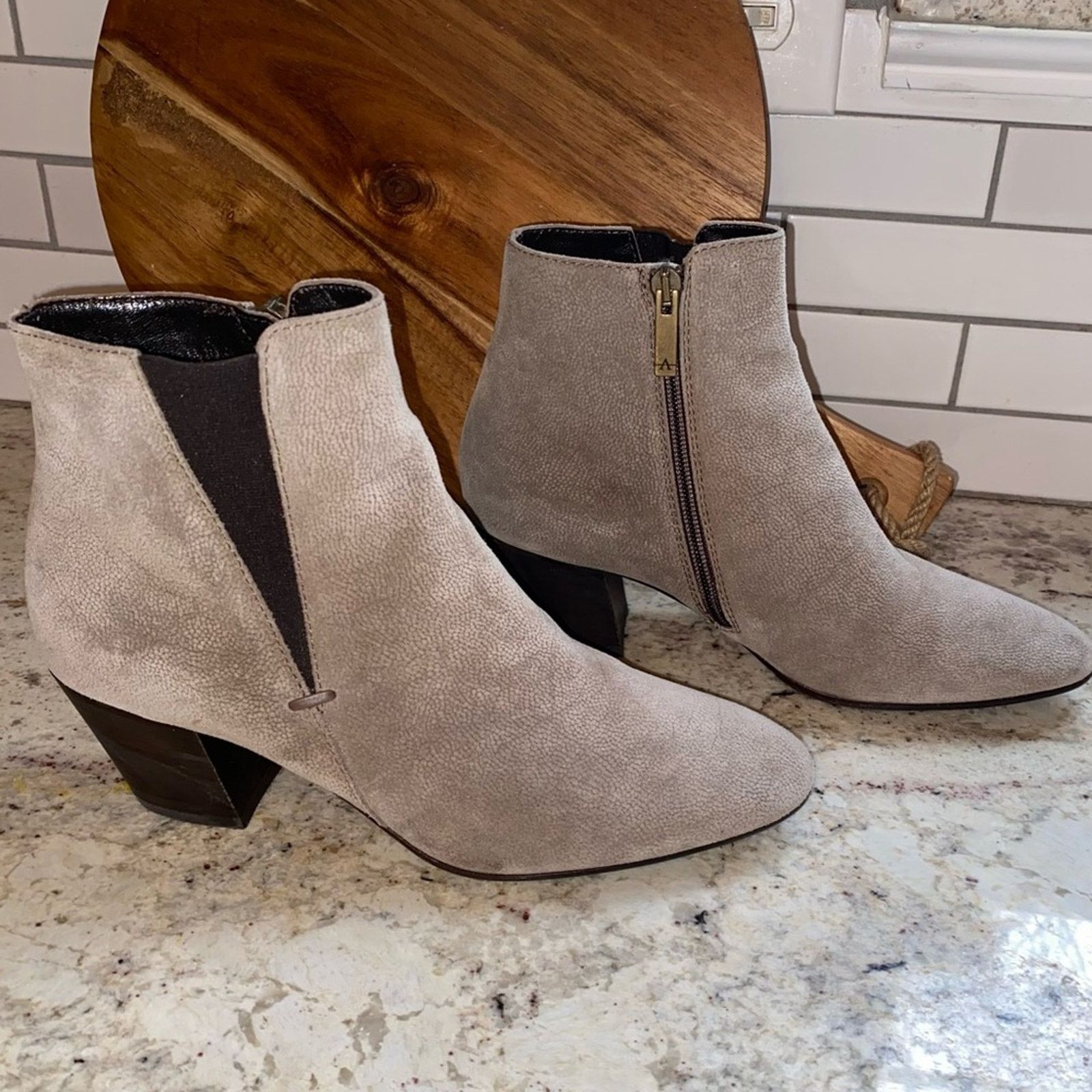 Aquatalia Aquatalia $398 Faylynn Weatherproof Suede Bootie | 8.5 EUC Size US 8.5 / IT 38.5 - 10 Thumbnail