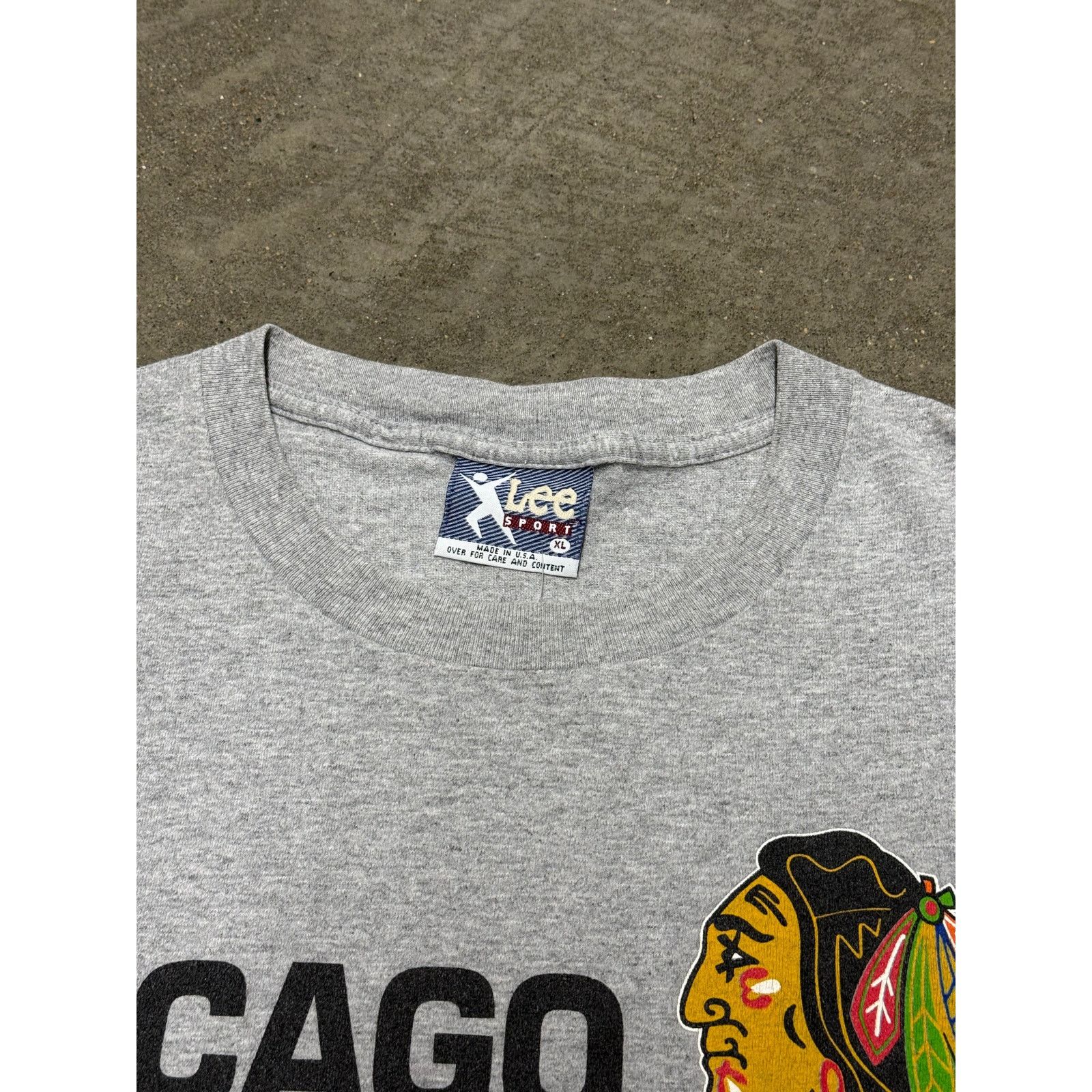 Vintage Vintage 1990s Y2K Chicago Blackhawks Lee Sports T-Shirt Size US XL / EU 56 / 4 - 2 Thumbnail