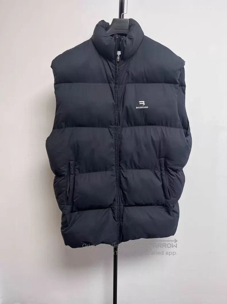 Balenciaga Balenciaga Solid Color Logo Printed Zipper Opening Vest Size US XXS / EU 40 - 1 Thumbnail