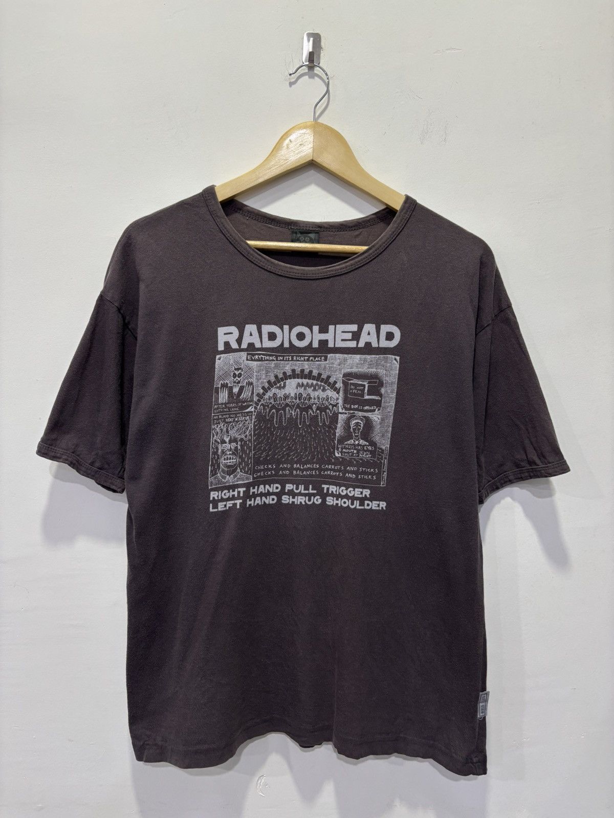 Band Tees Vintage Radiohead Tshirt Size US XL / EU 56 / 4 - 1 Thumbnail
