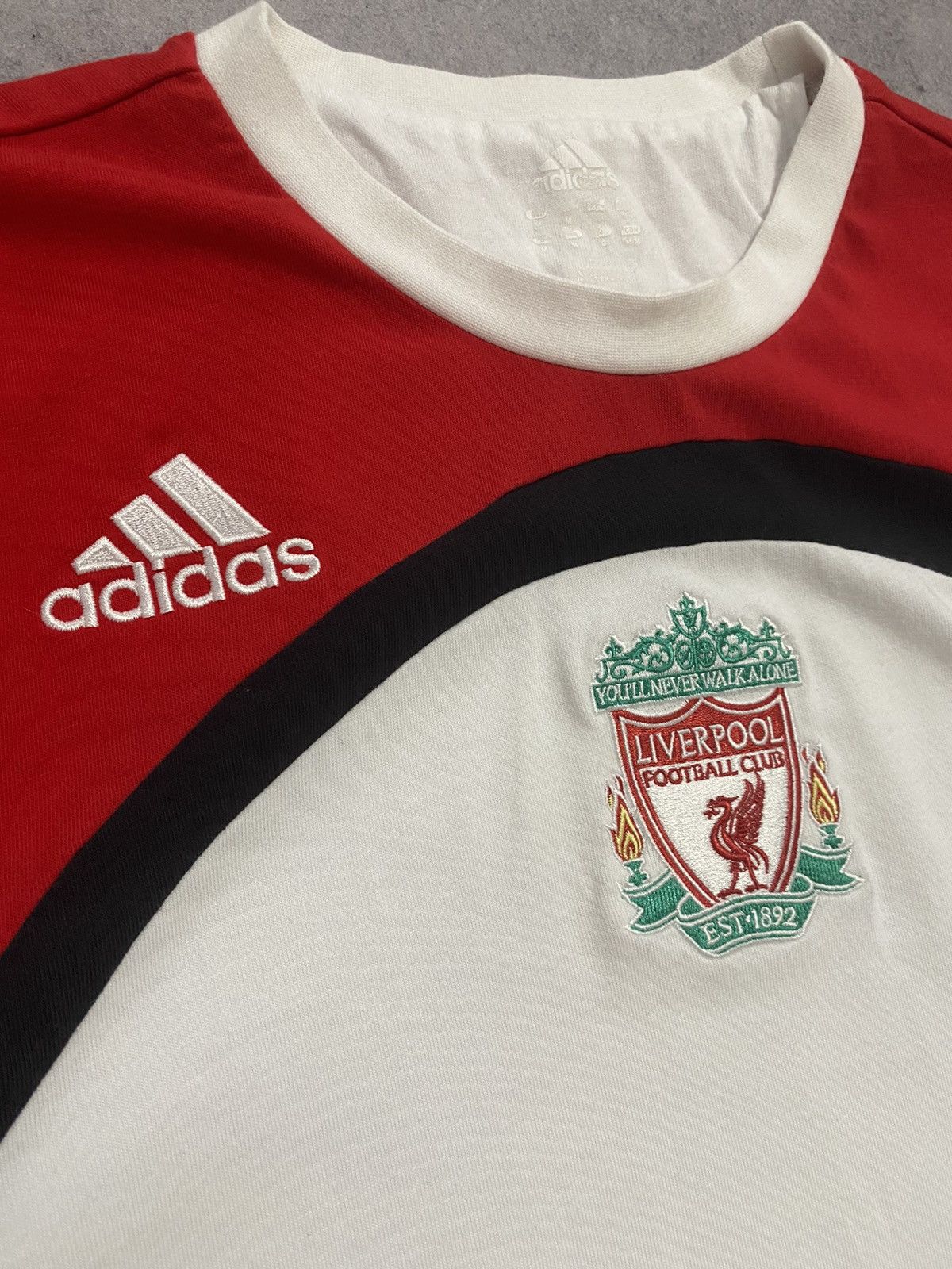 Adidas Vintage Adidas Liverpool Cotton Soccer T-Shirt Size US M / EU 48-50 / 2 - 4 Thumbnail