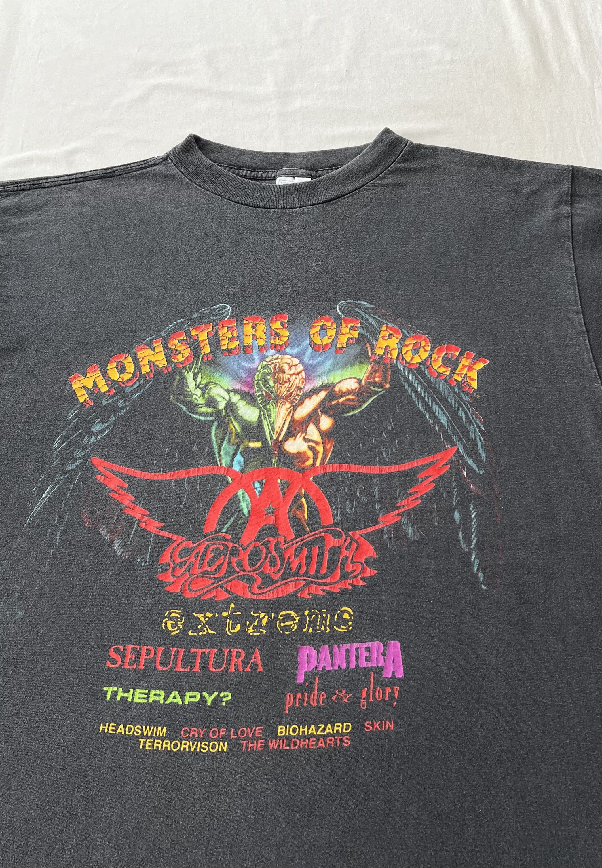 Band Tees Vintage 1994 Monster of Rock Donington Faded Black T-shirt Size US XL / EU 56 / 4 - 3 Thumbnail
