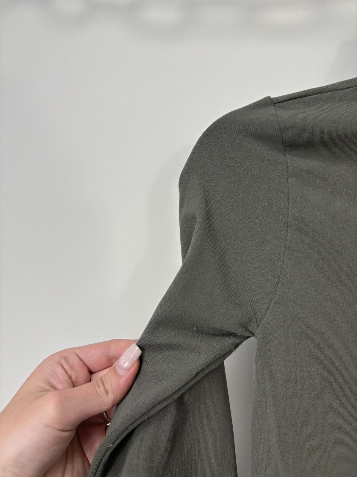 Max Mara Max Mara Women’s Italian Luxury Slim Nylon Turtleneck Top Size M / US 6-8 / IT 42-44 - 15 Thumbnail