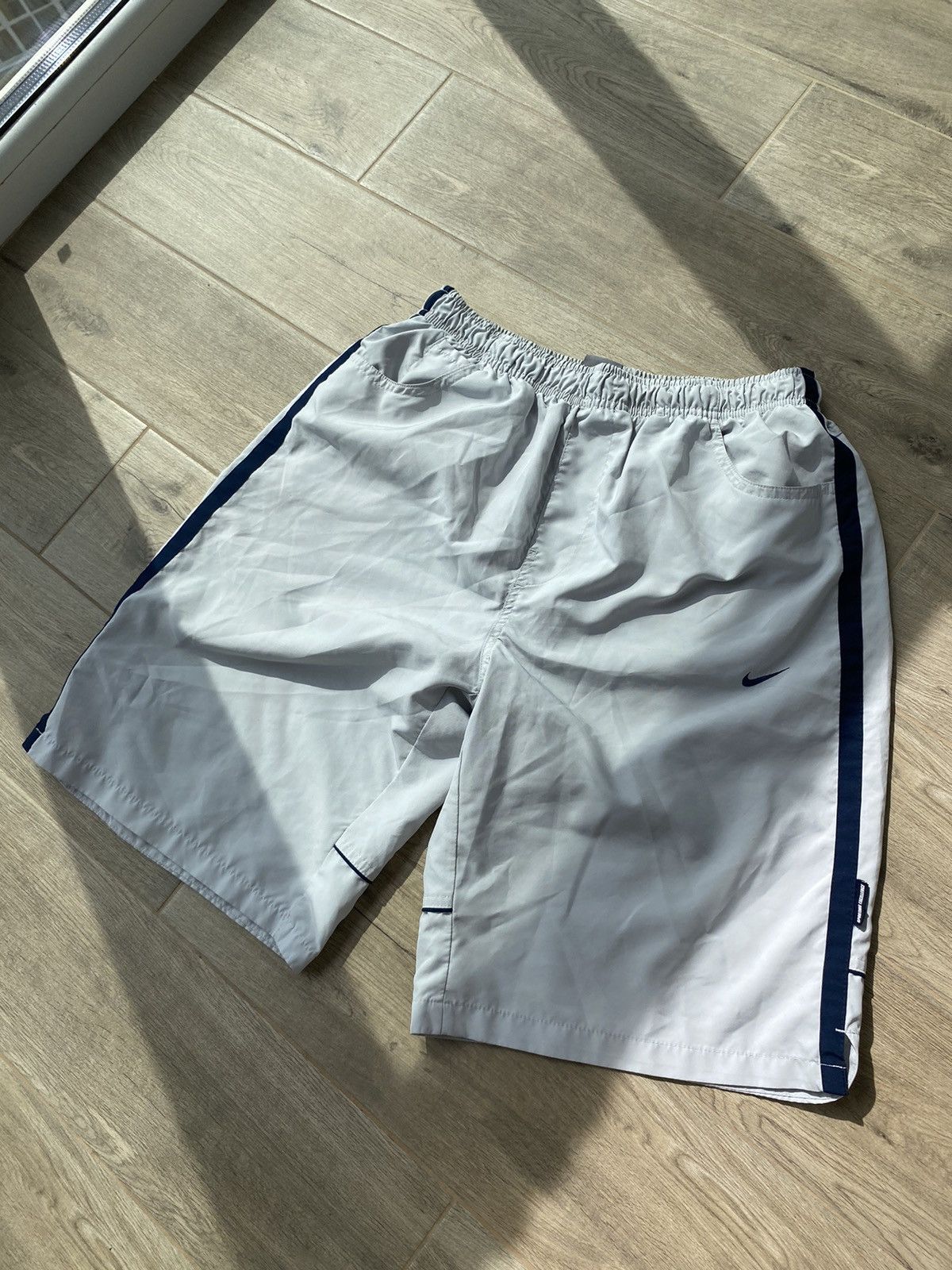 Nike Nike Vintage Nylon Shorts Size US 34 / EU 50 - 4 Thumbnail