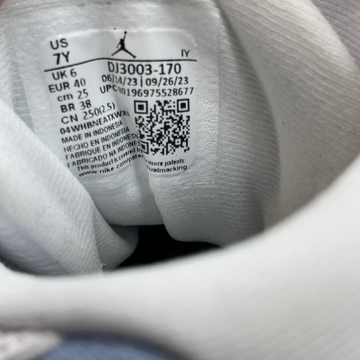 Jordan Brand Air Jordan 13 blue grey Size US 7 / IT 37 - 8 Thumbnail