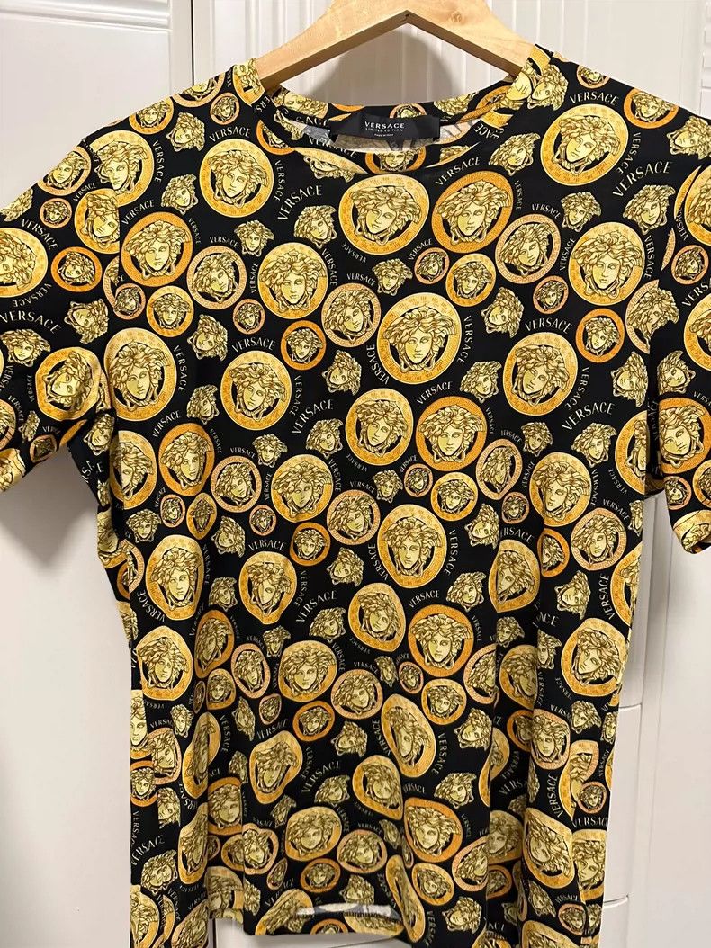 Versace Versace Limited short sleeves Size US S / EU 44-46 / 1 - 3 Thumbnail