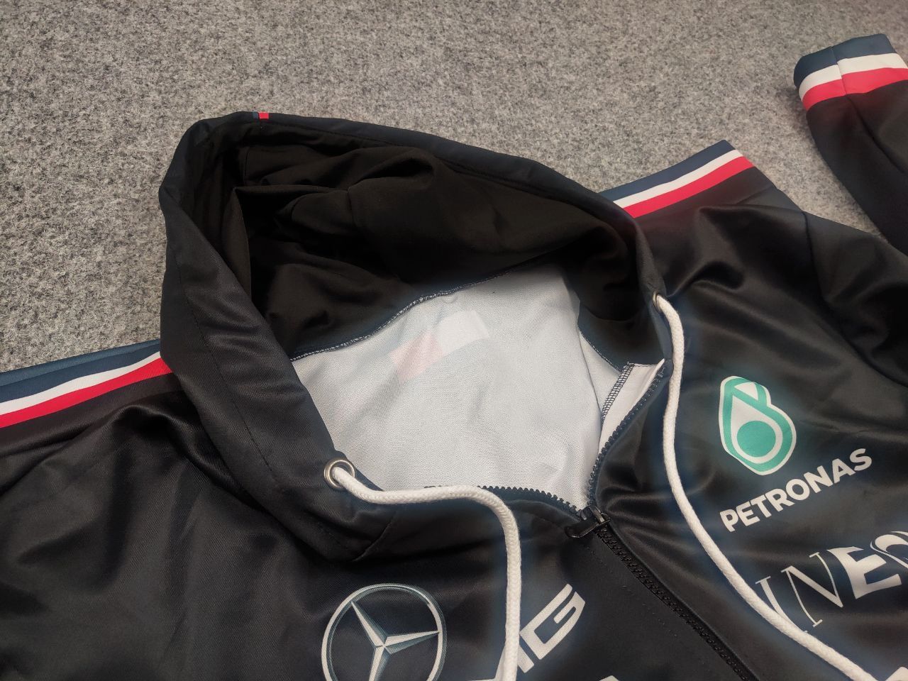 Mercedes-Benz Mercedes Benz Amg Petronas f1 Racing logo Tommy Zip Hoodie Size US XL / EU 56 / 4 - 12 Thumbnail