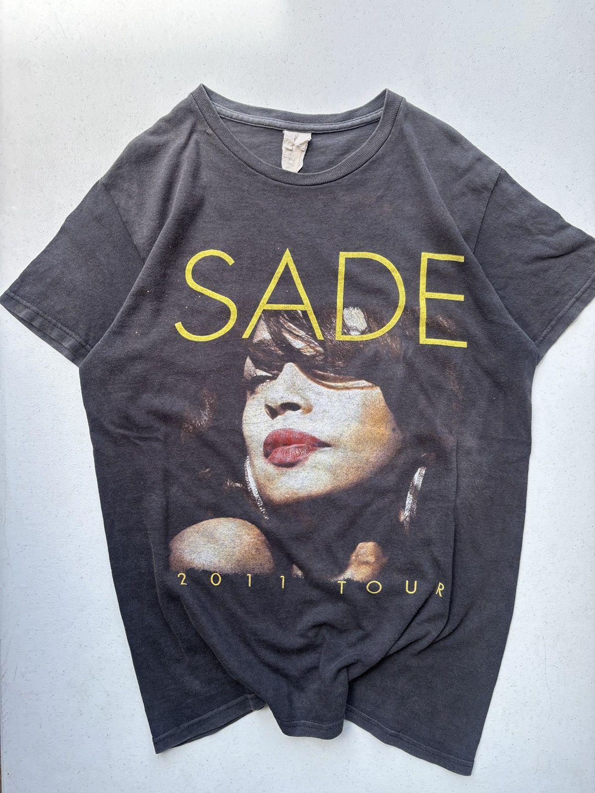 Band Tees 2011 Sade tour Size US M / EU 48-50 / 2 - 1 Thumbnail