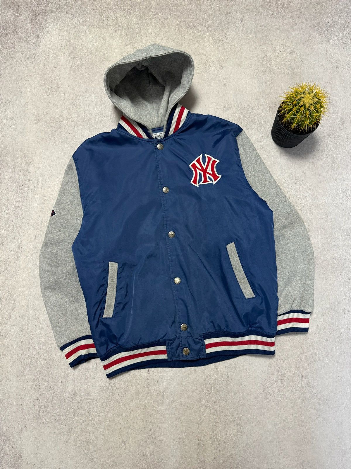 Majestic × New York Yankees Vintage New York Yankees Bomber Jacket Baggy Majestic 90s Size US M / EU 48-50 / 2 - 1 Thumbnail