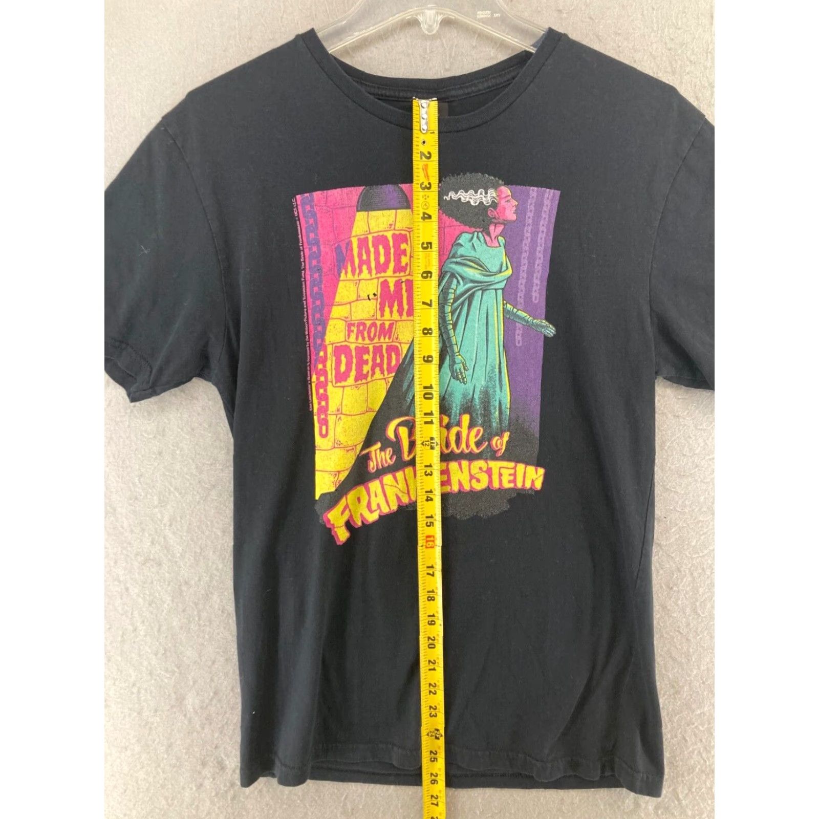 Gildan The Bride of Frankenstein Mens TShirt Medium Black Made Me From Dead Size US M / EU 48-50 / 2 - 3 Thumbnail