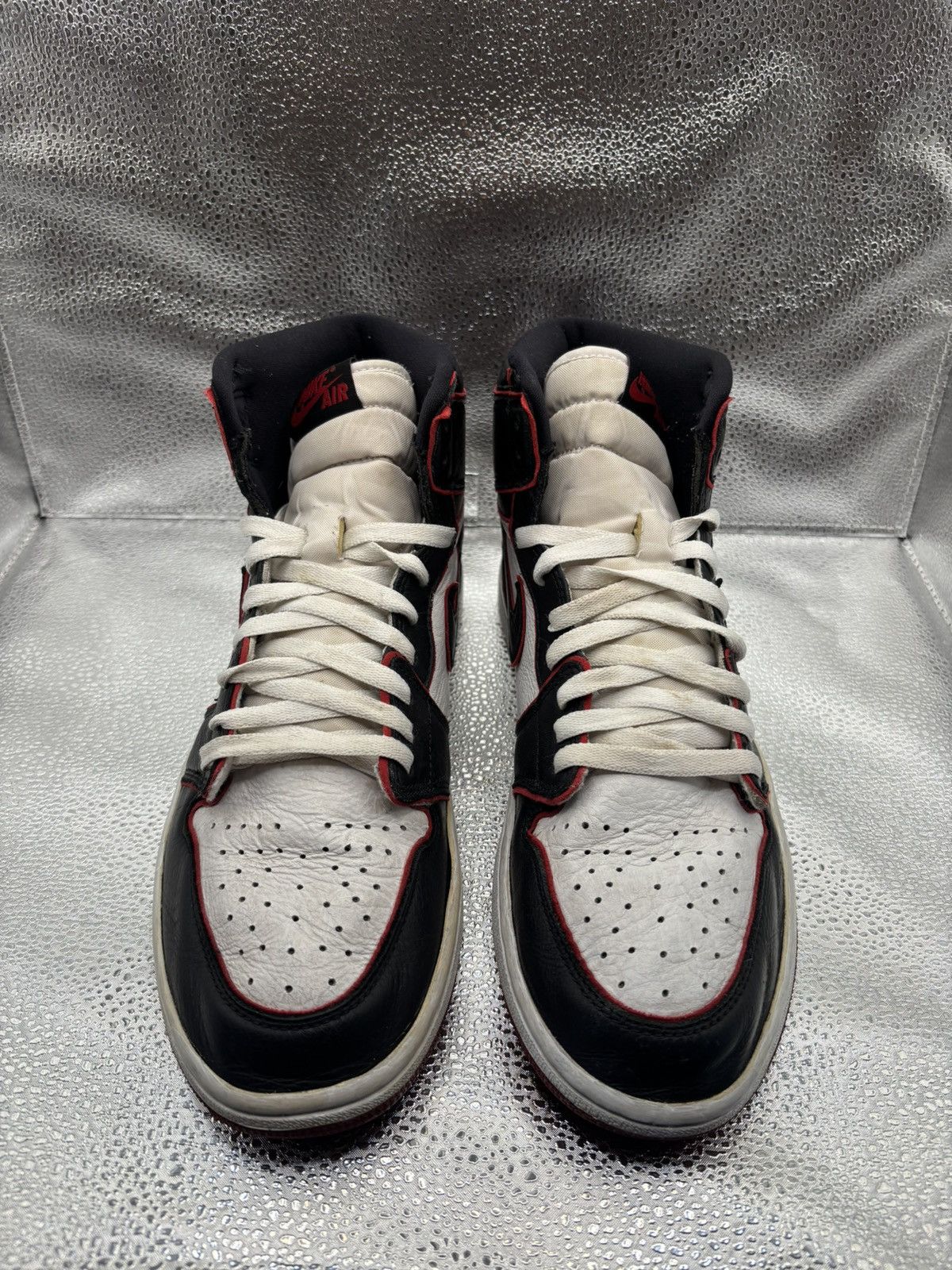 Jordan Brand Air Jordan 1 high bloodline Size US 11.5 / EU 44-45 - 2 Thumbnail