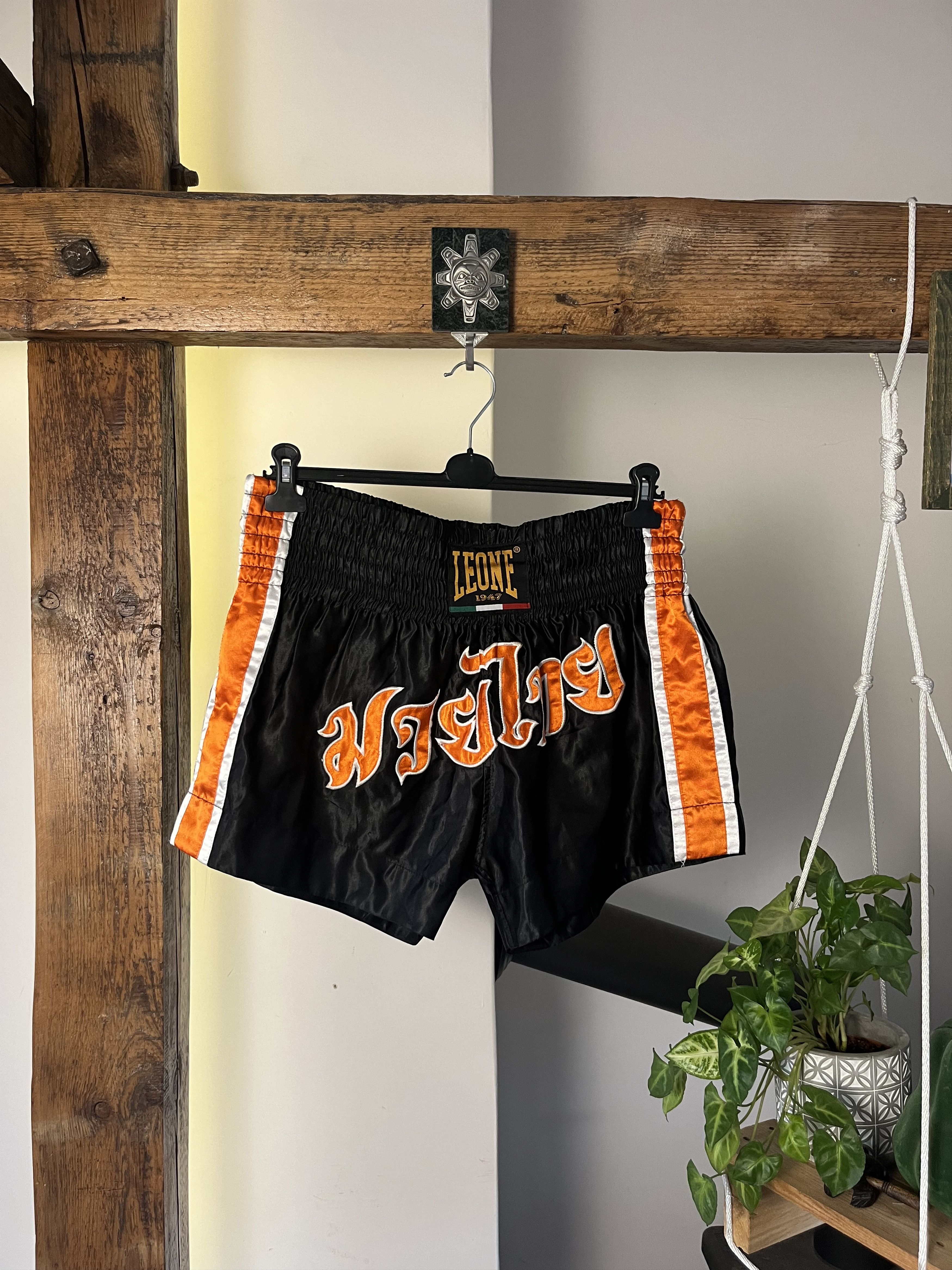 UFC × Vintage 90s Muai Thai Leone Boxing Embroidered Shorts size XL Size US 32 / EU 48 - 1 Thumbnail