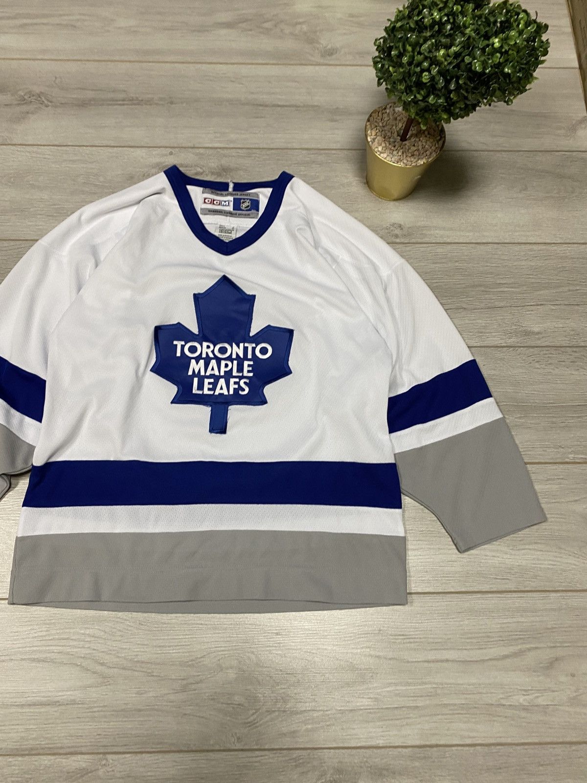 NFL Toronto Maple leafs Canada hockey jersey long sleeve Size US M / EU 48-50 / 2 - 4 Thumbnail