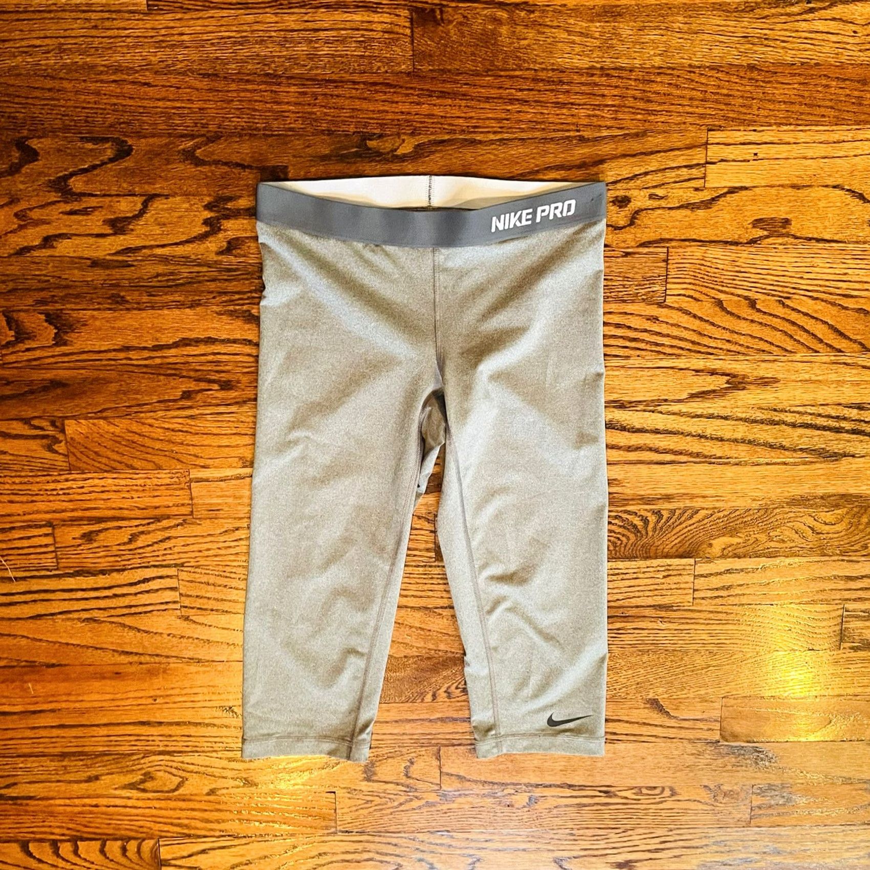 Nike Nike Pro Dri-Fit Leggings Women Medium Gray Compression EUC Running Yoga Gym Slim Skinny Pants 28 in Waist 18 in Inseam Size 32" / US 10 / IT 46 - 2 Thumbnail