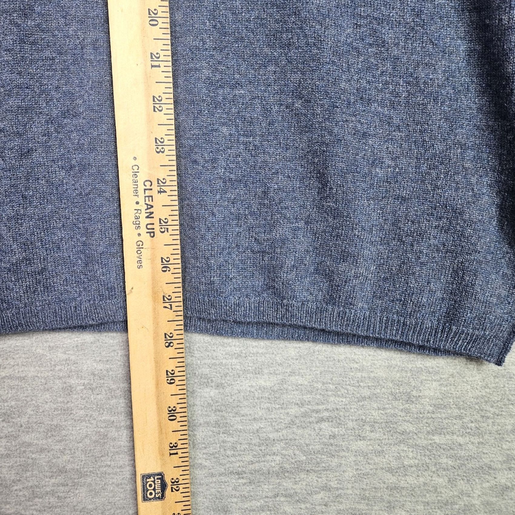 Vintage Tina Stephens Men’s V-neck Blue Cashmere Sweater Size S Regular Knit Pullover Solid Blue 2000s? Size US S / EU 44-46 / 1 - 4 Thumbnail