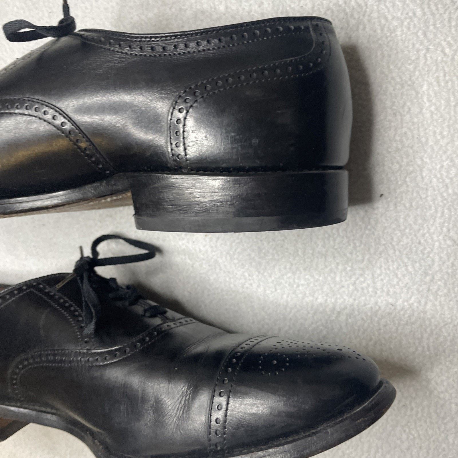 Allen Edmonds Allen Edmonds Yorktown Black Leather Cap Toe Dress 11.5 D Size US 11.5 / EU 44-45 - 8 Thumbnail
