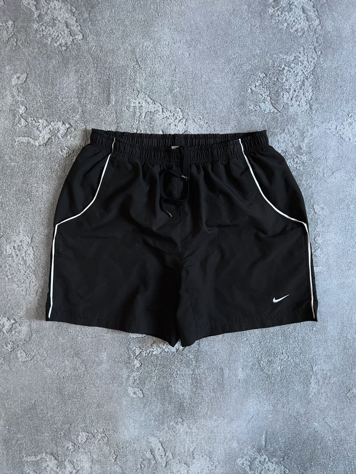 Nike Vintage Nike Tennis Nylon Shorts Small Swoosh Logo Size L Size US 40 / EU 56 - 1 Thumbnail