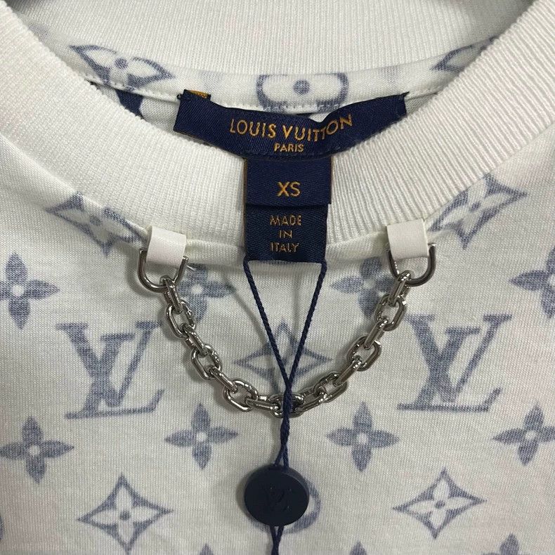 Louis Vuitton Louis Vuitton white neckline chain and full logo short sle Size US XL / EU 56 / 4 - 6 Thumbnail