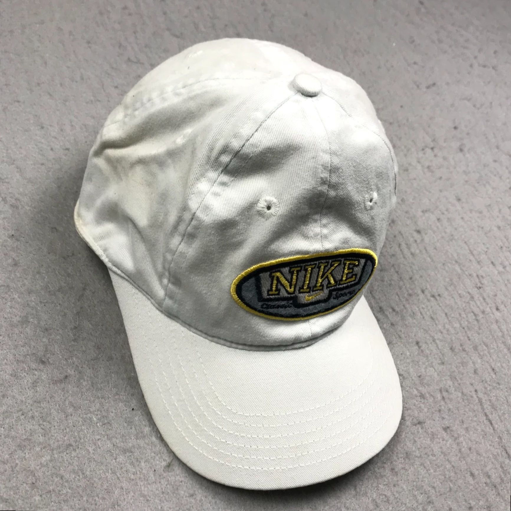 Nike VINTAGE Nike Hat Adult 7 White Fitted Classic Sports Swoosh Yellow Logo 90s Size ONE SIZE - 3 Thumbnail