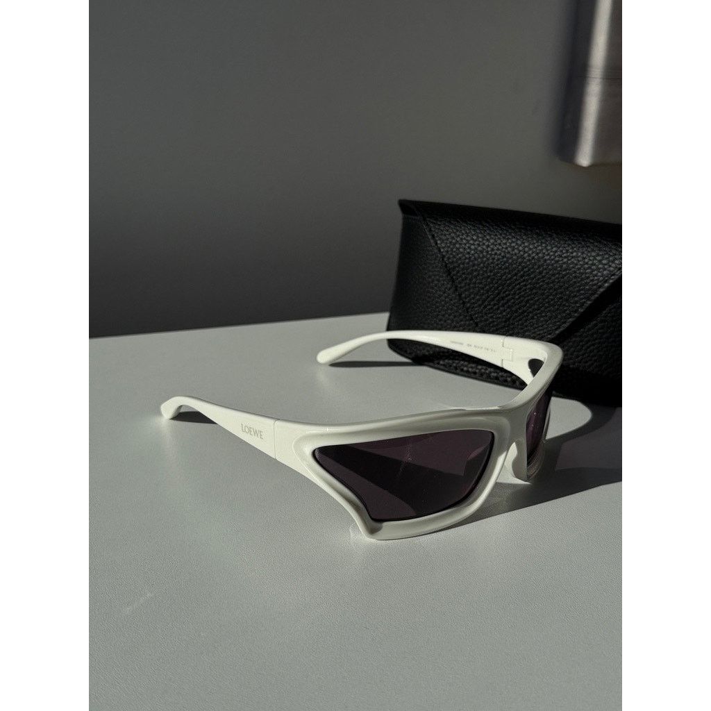 Loewe NEW Loewe LW40143I Paula's Ibiza Sunglasses in White Size ONE SIZE - 5 Thumbnail