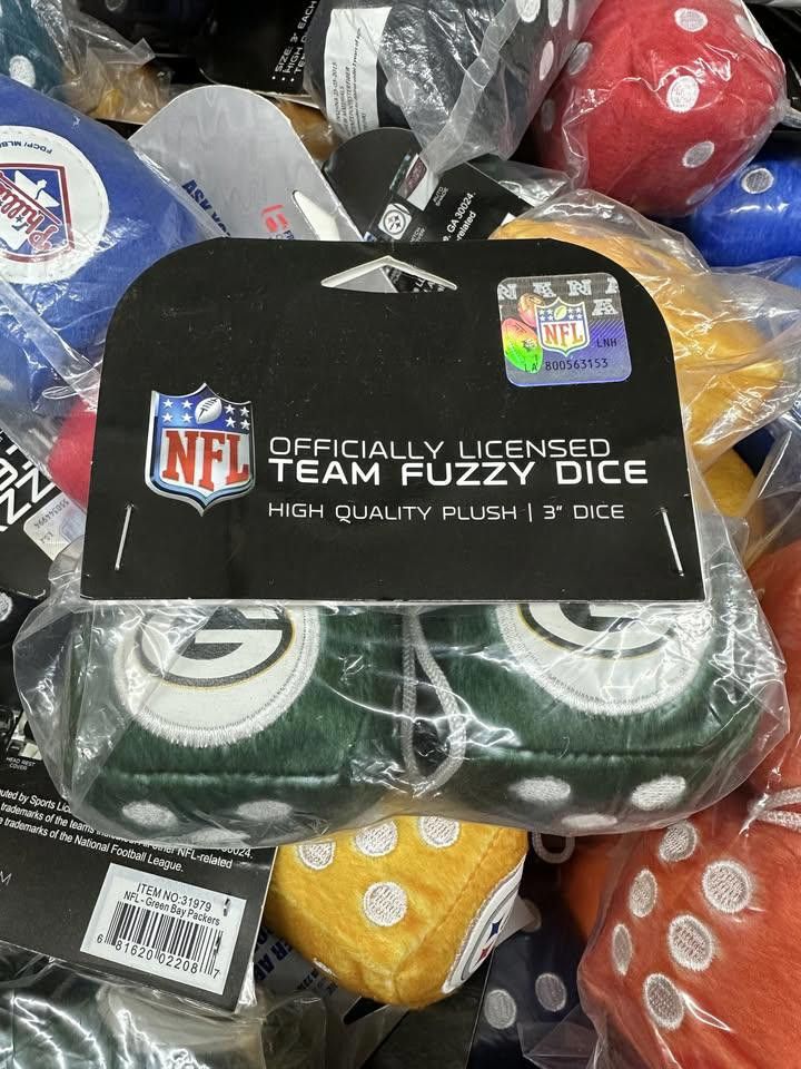 Designer Green Bay packers Fuzzy Dice New Size ONE SIZE - 2 Thumbnail