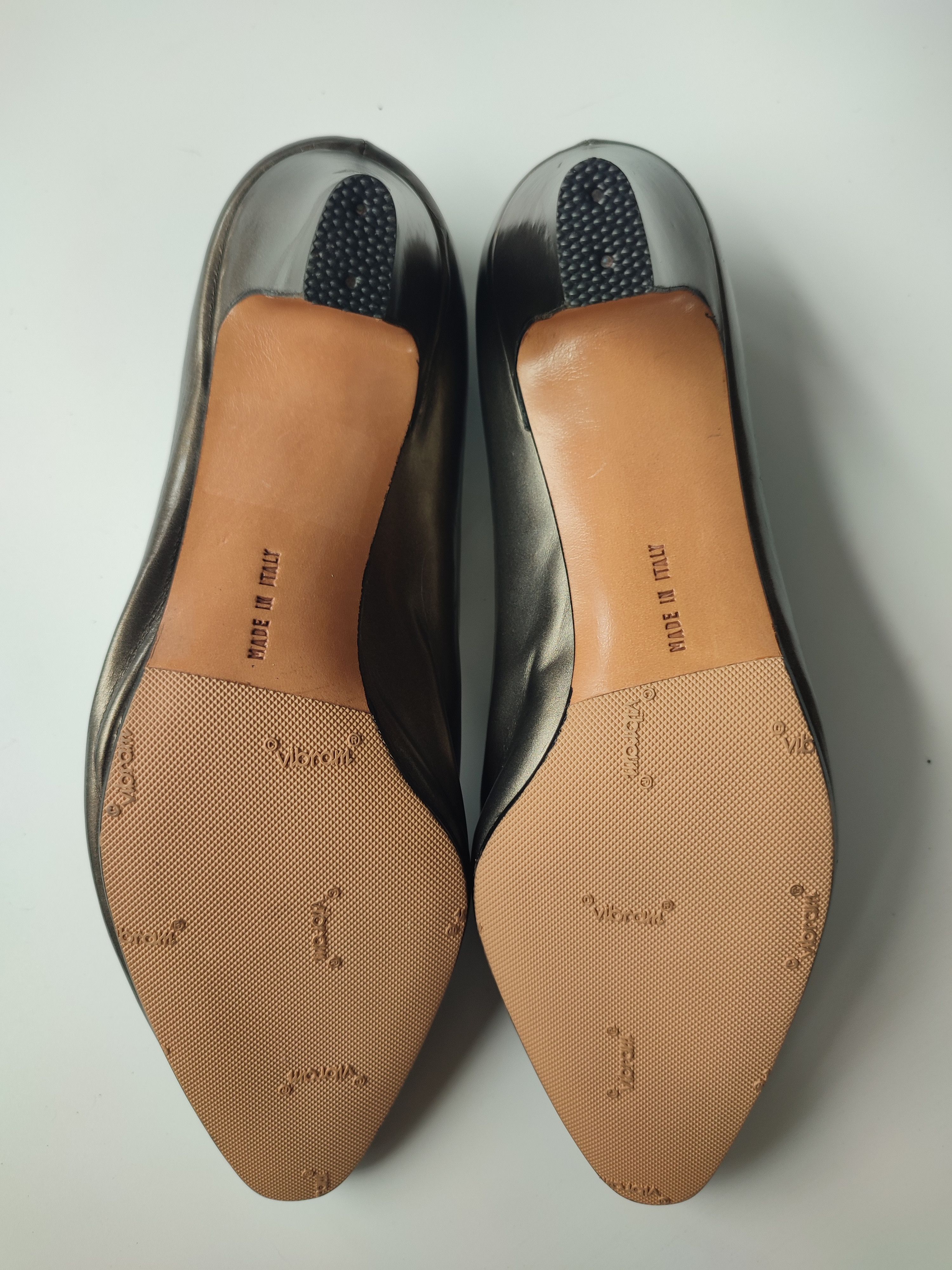 Salvatore Ferragamo Salvatore Ferragamo Pointed-Toe Heels Size US 8 / IT 38 - 2 Thumbnail