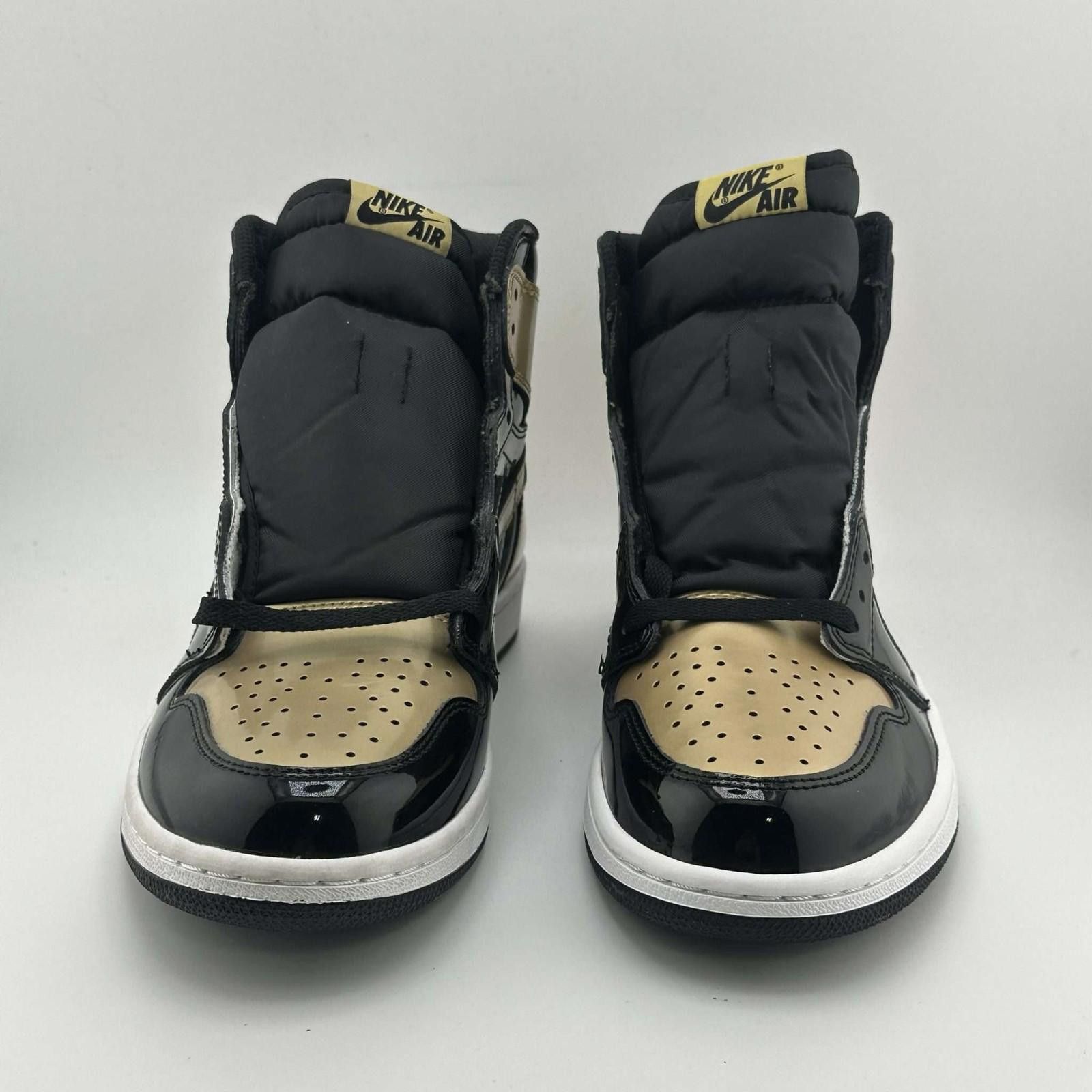 Nike Air Jordan 1 Retro High Black Metallic Gold US9 New with Box Size US 9 / EU 42 - 3 Thumbnail