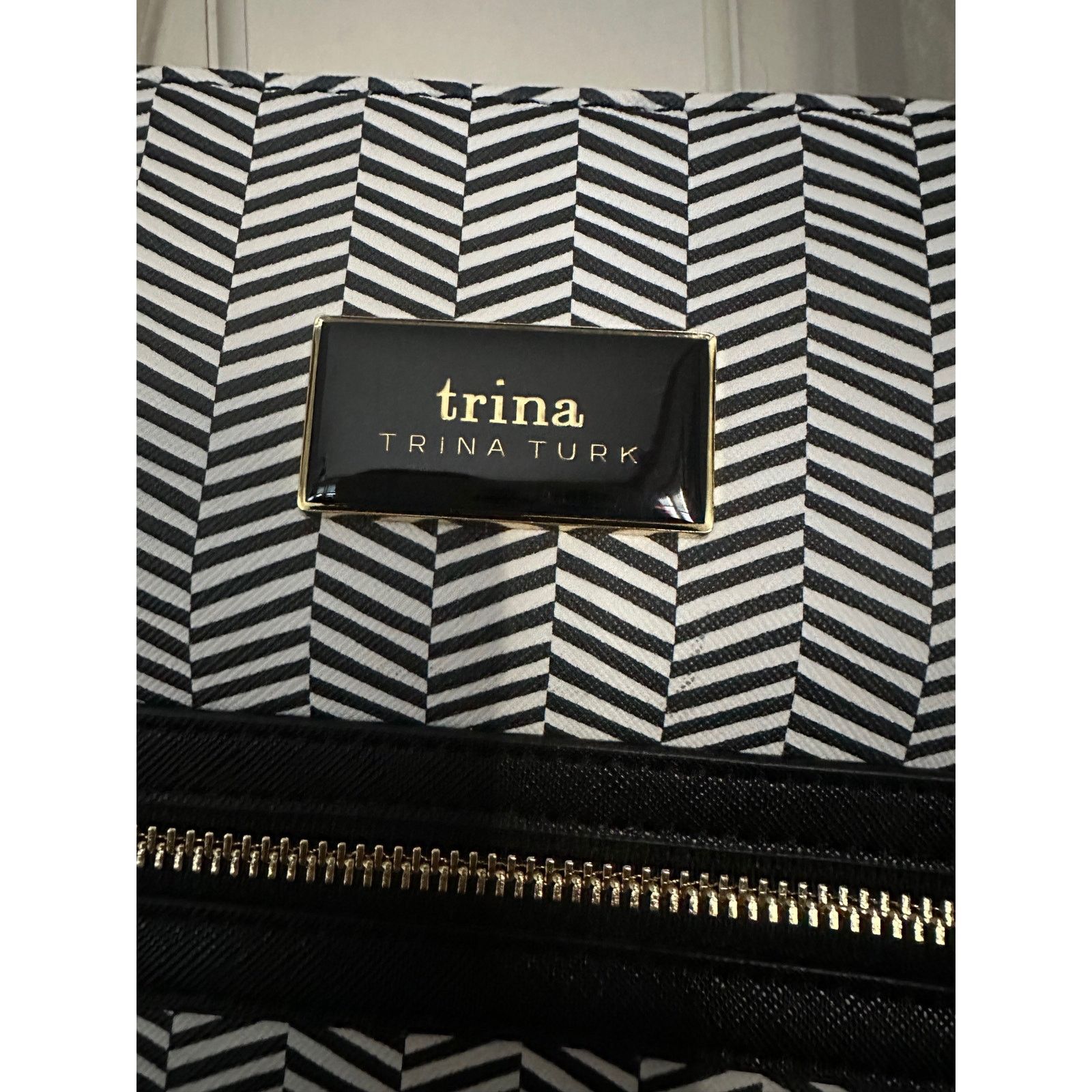 Other Trina Turk Optical Illusion Black & White Chevron 2 Way Tote Size ONE SIZE - 14 Thumbnail