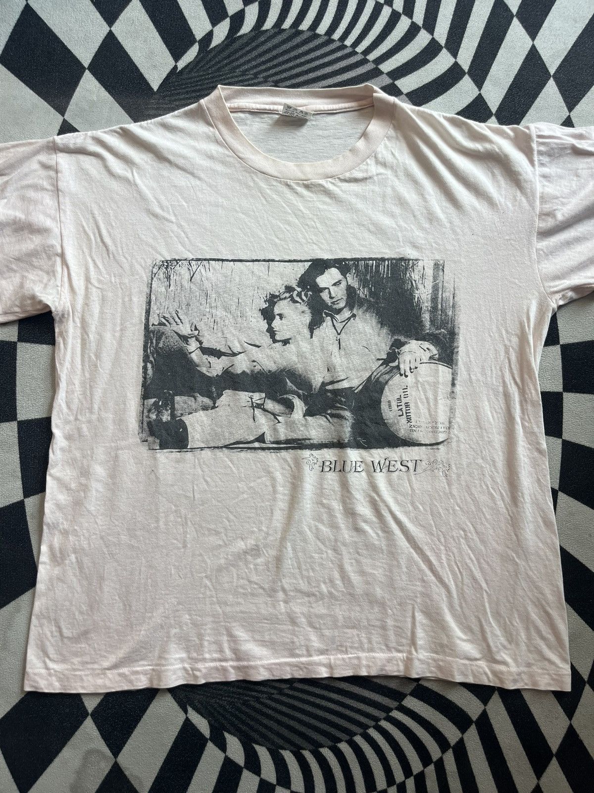 Arts & Science Vintage BLUE WEST Photo Collection 90’s Brand Tshirt Size US M / EU 48-50 / 2 - 3 Thumbnail