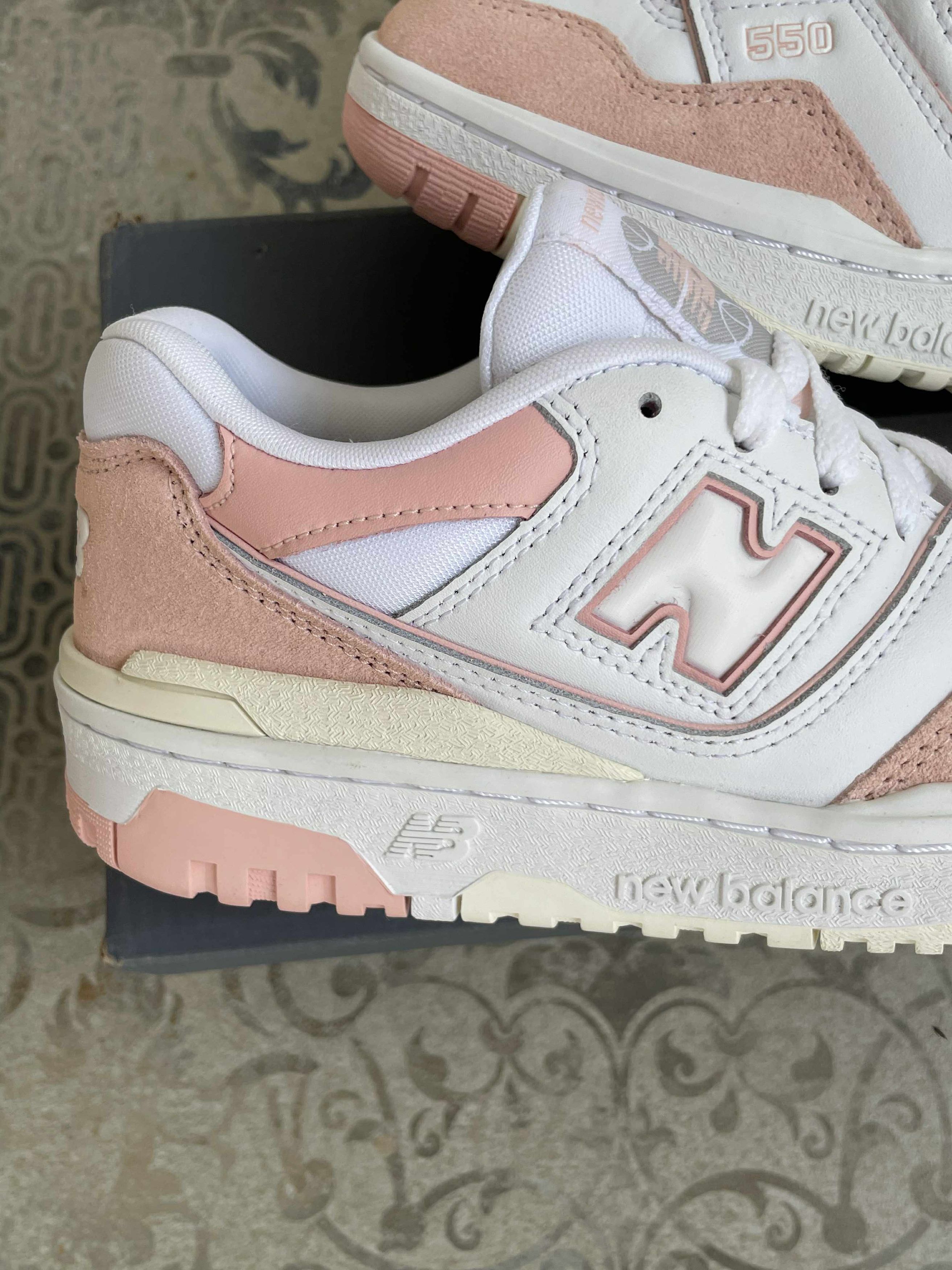 New Balance New Balance 550 Pink Leather US 4.5 EU 37 Size US 4.5 / IT 34.5 - 3 Thumbnail