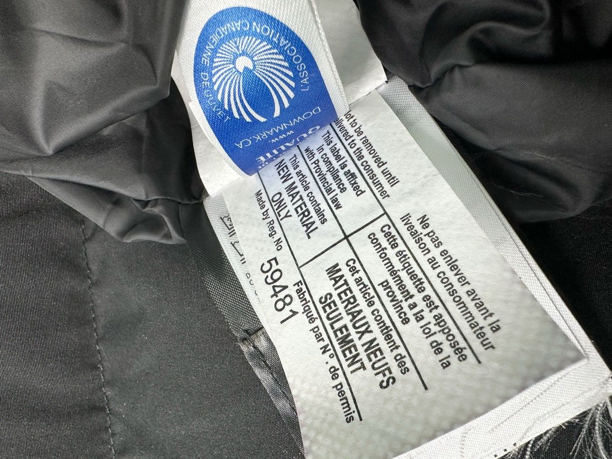 Other Canada Goose 2703M Goose down body-warmer vest, size XXL Size US XXL / EU 58 / 5 - 8 Thumbnail