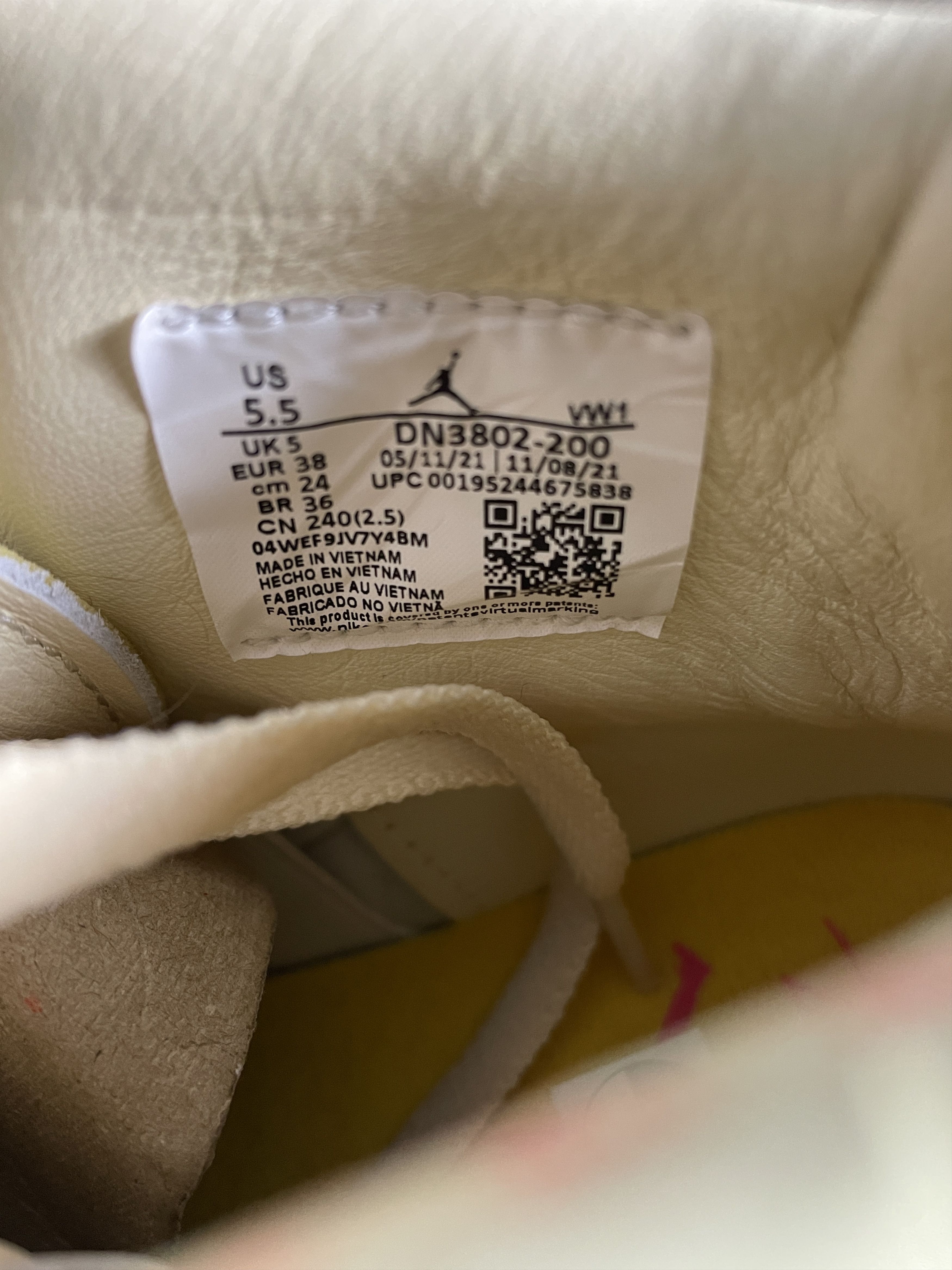 Jordan Brand Jordan 2 Retro SP "Union - Rattan" Size US 5.5 / EU 38 - 9 Thumbnail