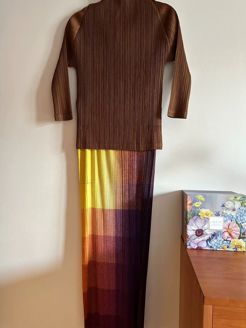 Issey Miyake Issey Miyake size:3 Brown pleated top Size XS / US 0-2 / IT 36-38 - 1 Thumbnail