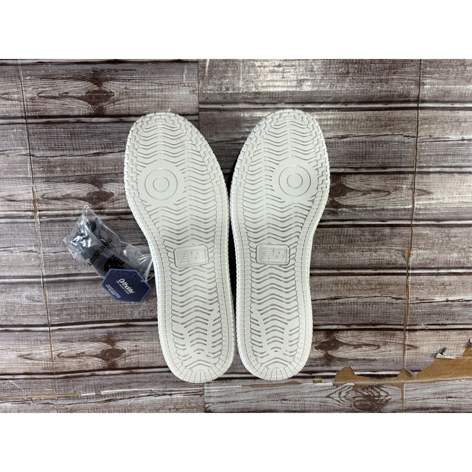 New Balance New Balance Ct Alley Lace Up Sneakers Size 10 D color white Size US 10 / EU 43 - 7 Thumbnail