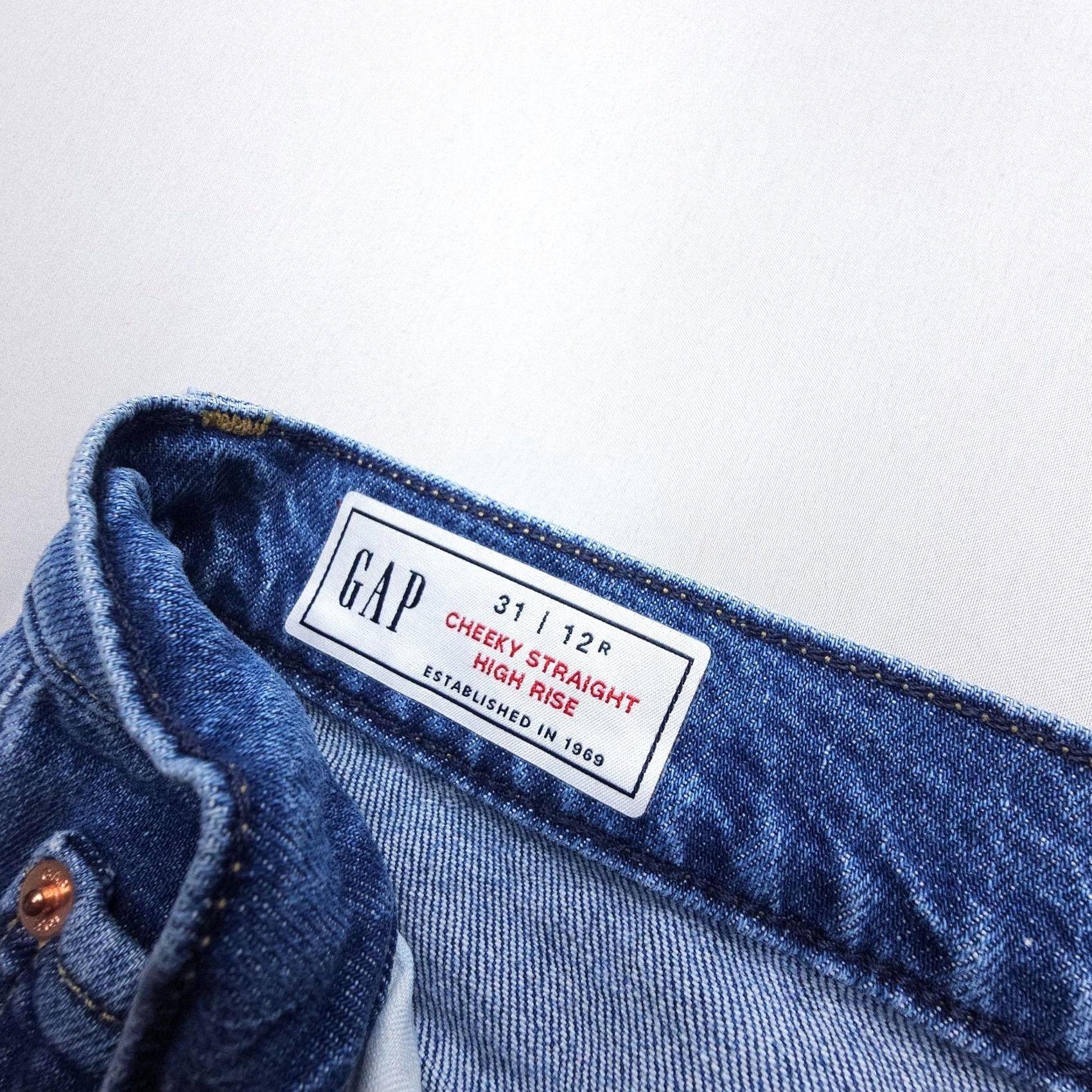 Gap Gap 1969 Jeans 31x26 High Rise Straight Blue Button Fly 5-Pocket Denim Stretch Comfort Women Regular XS-Plus? (Oops) Size 34" / US 12 / IT 48 - 3 Thumbnail