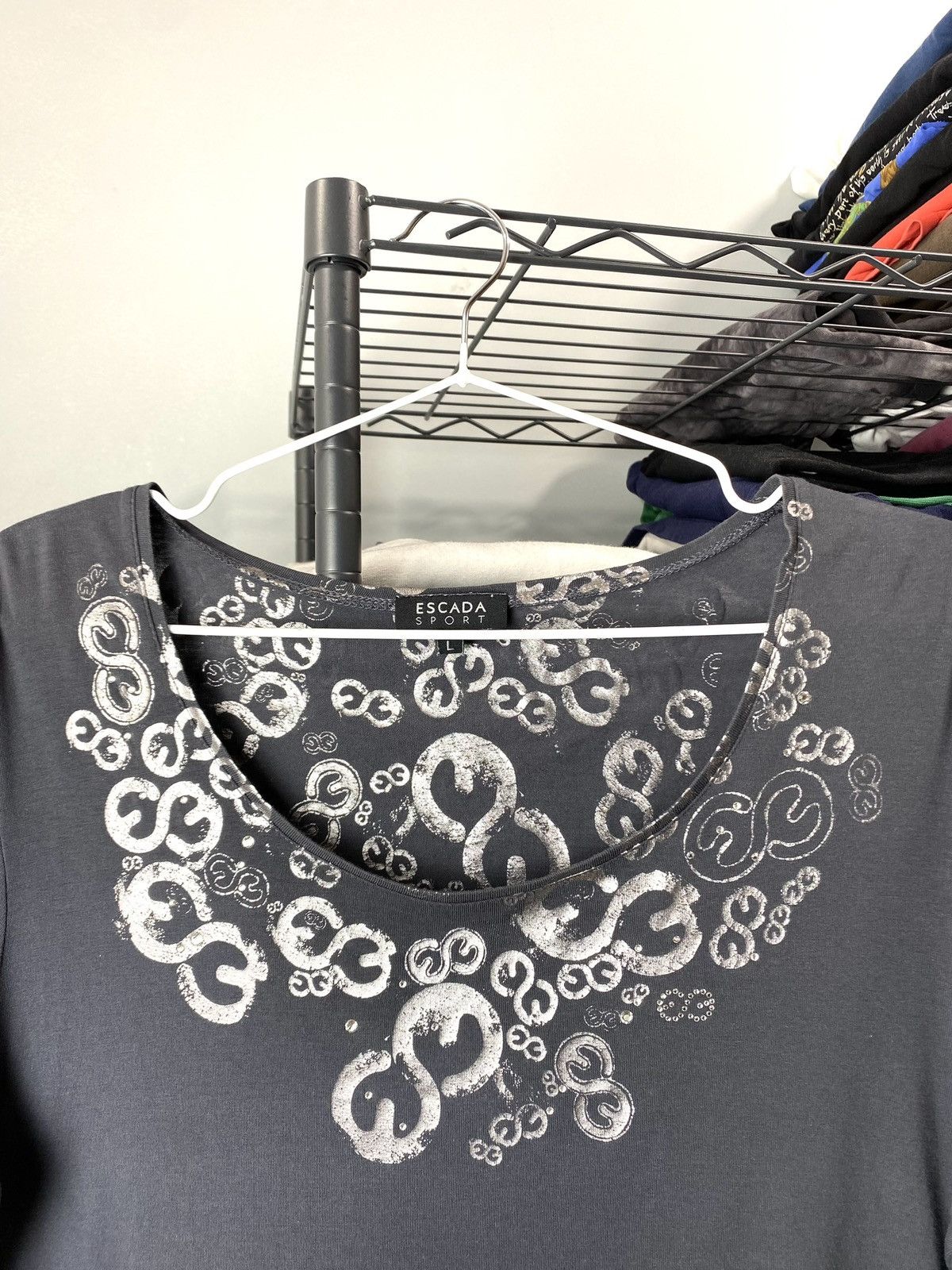 Escada Luxury Escada Silver Neck Print T Shirt Size L / US 10 / IT 46 - 2 Thumbnail